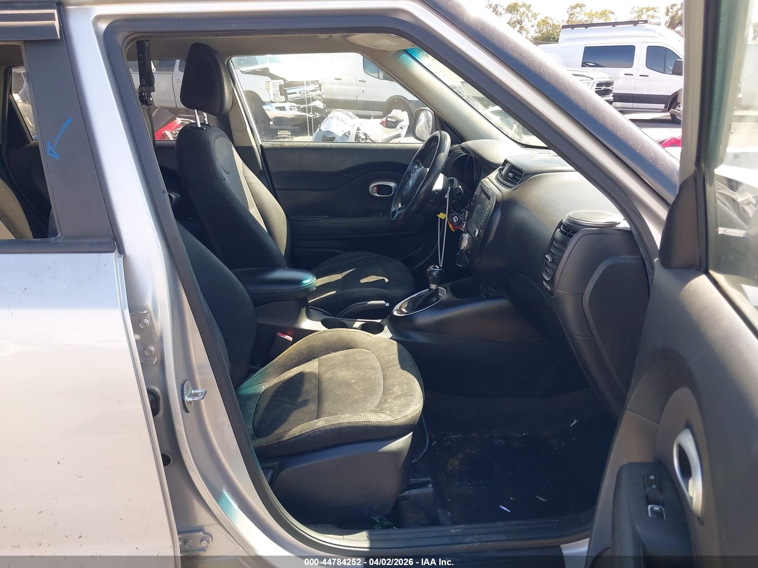 2019 Kia Soul VIN KNDJP3A52K7655735 IAAI salvage auction — Side, Salvage (California), sold $1,100 on 2026-07-09 (photo 5)