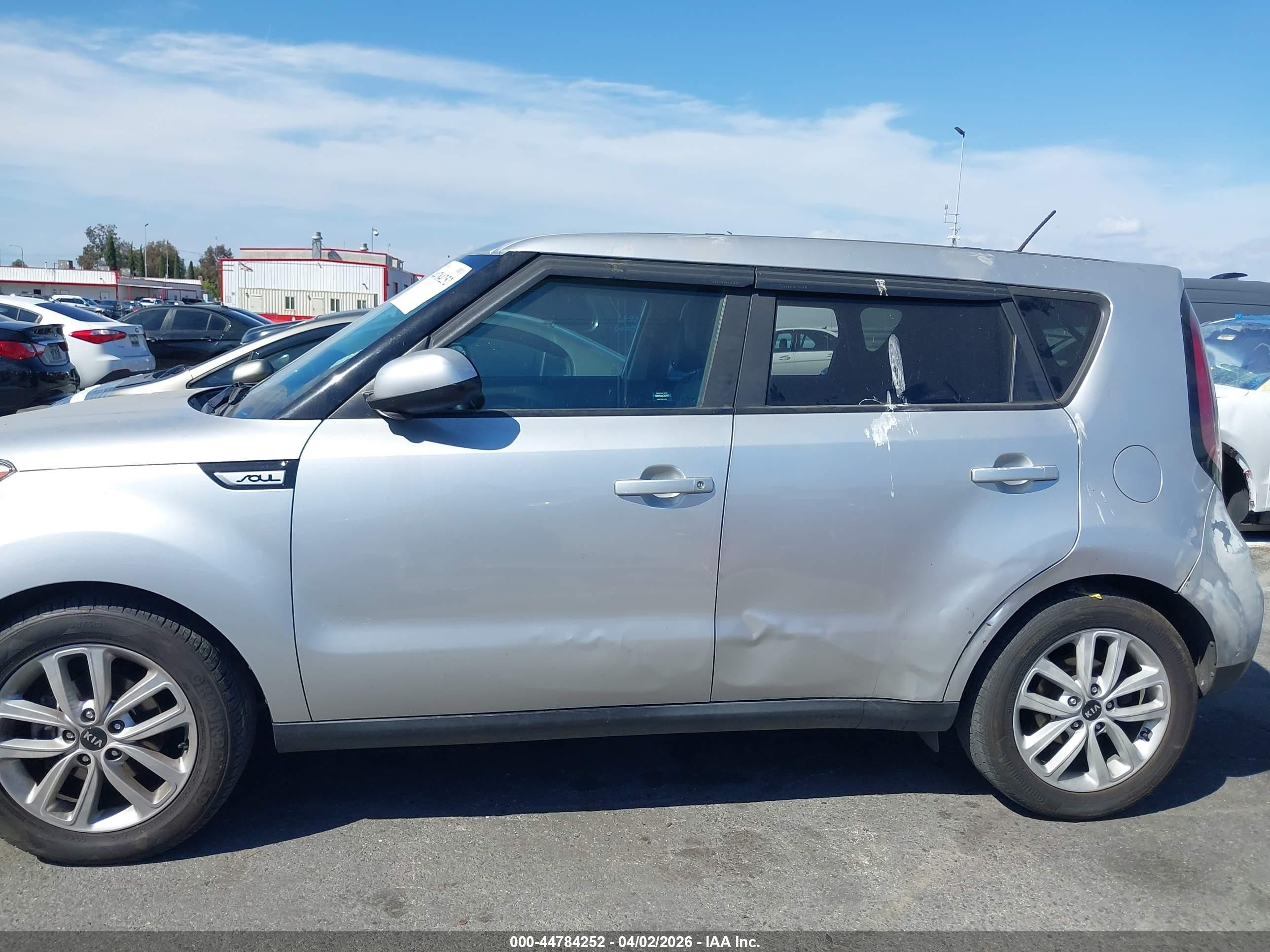 2019 Kia Soul VIN KNDJP3A52K7655735 IAAI salvage auction — Side, Salvage (California), sold $1,100 on 2026-07-09 (photo 6)
