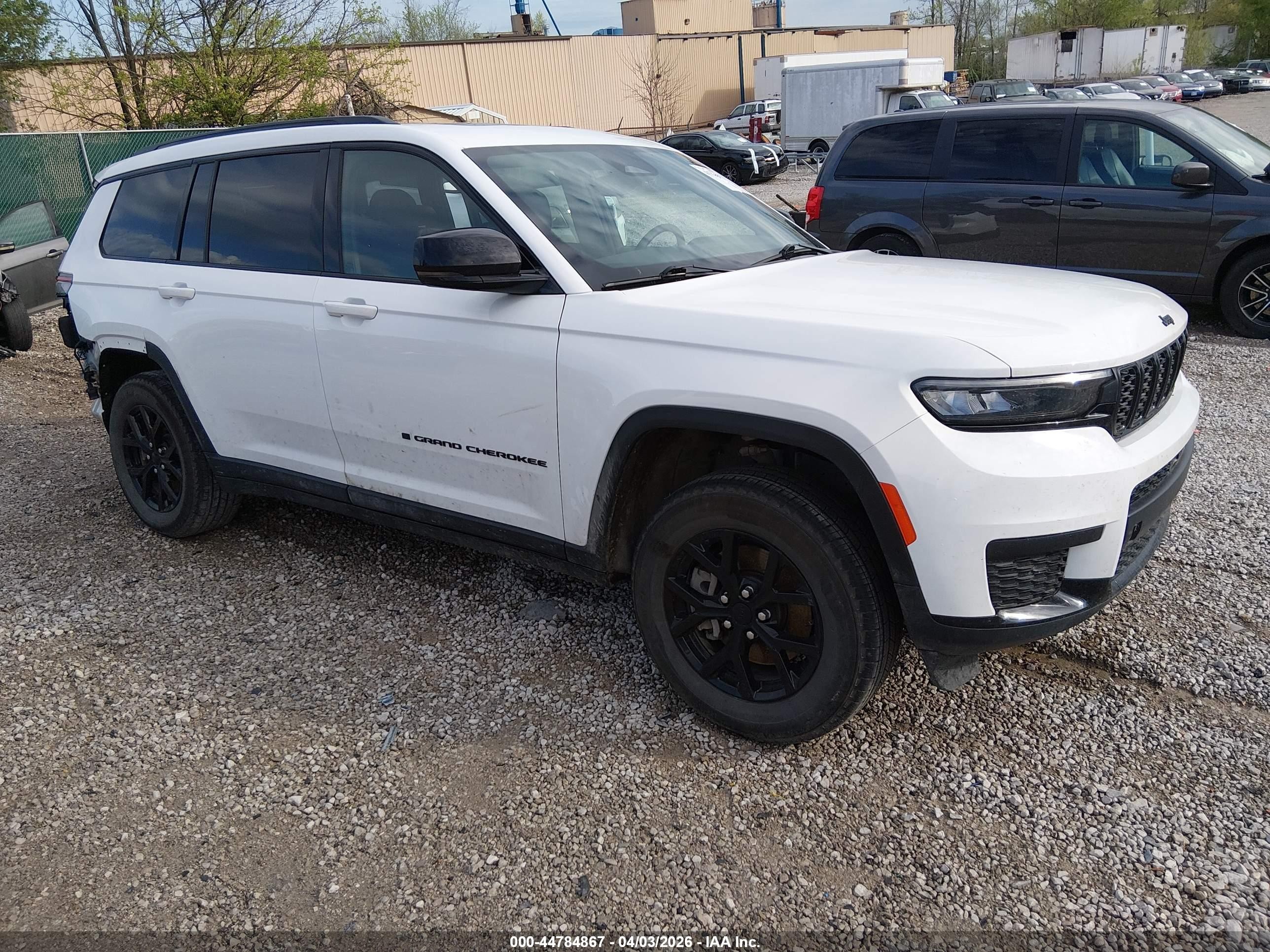 2024 Jeep Grand cherokee VIN 1C4RJKAG1R8626117 IAAI salvage auction — Side, Salvage (Kentucky), sold $11,100 on 2026-09-19 (photo 1)