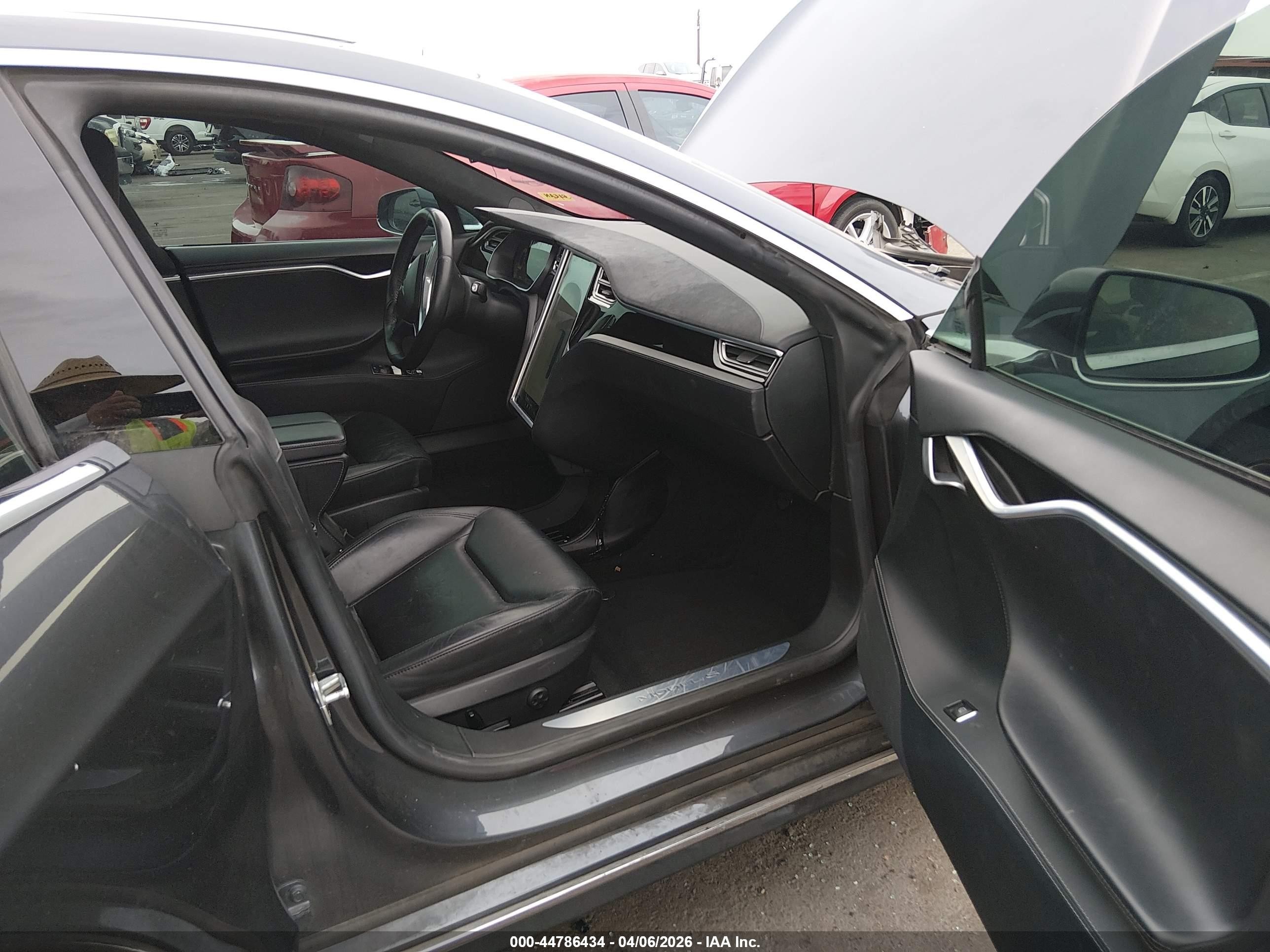 2015 Tesla Model S VIN 5YJSA1E18FF118613 IAAI salvage auction — Front End, Salvage (Arizona), sold $1,650 on 2026-06-30 (photo 5)