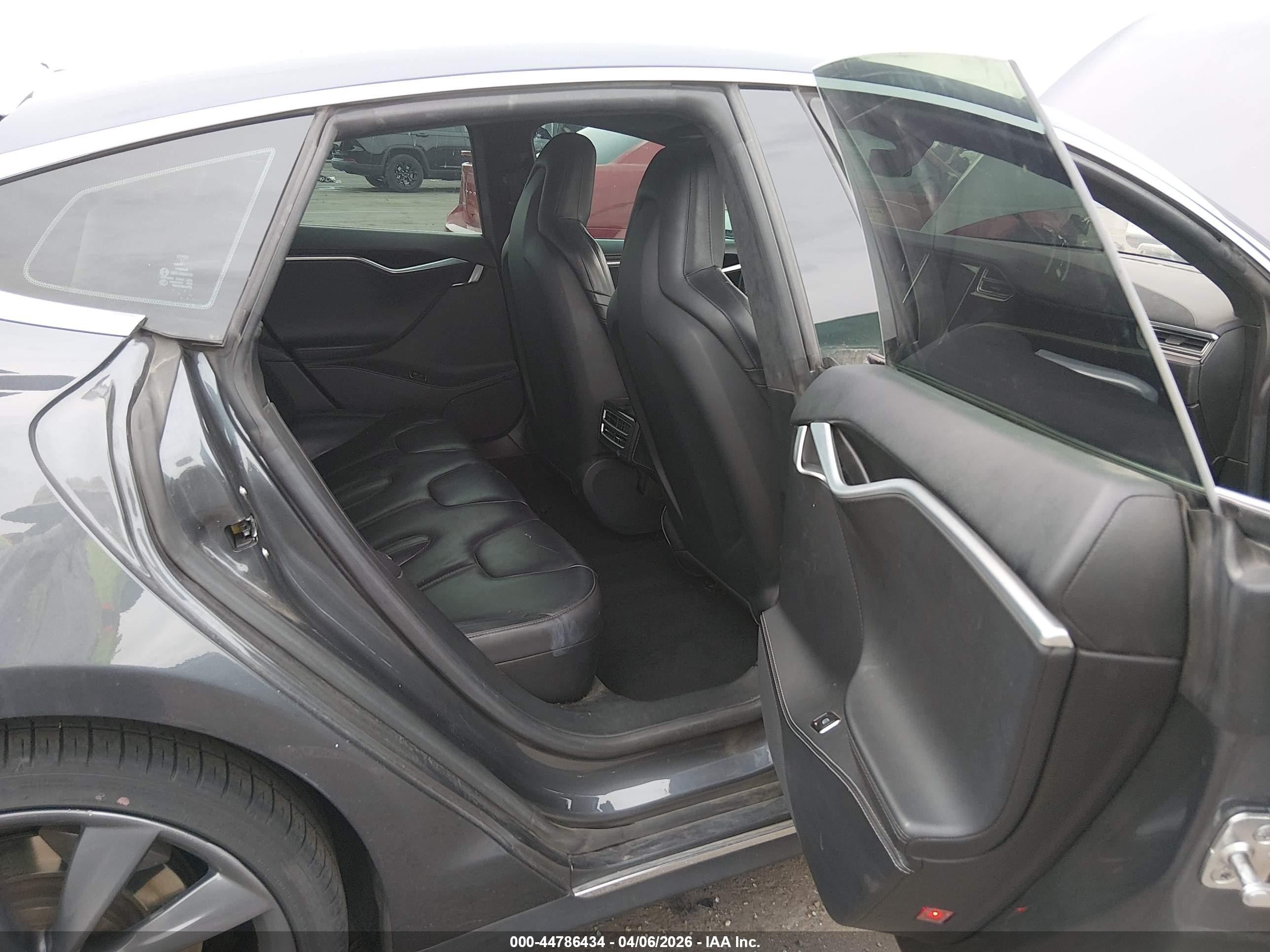 2015 Tesla Model S VIN 5YJSA1E18FF118613 IAAI salvage auction — Front End, Salvage (Arizona), sold $1,650 on 2026-06-30 (photo 8)
