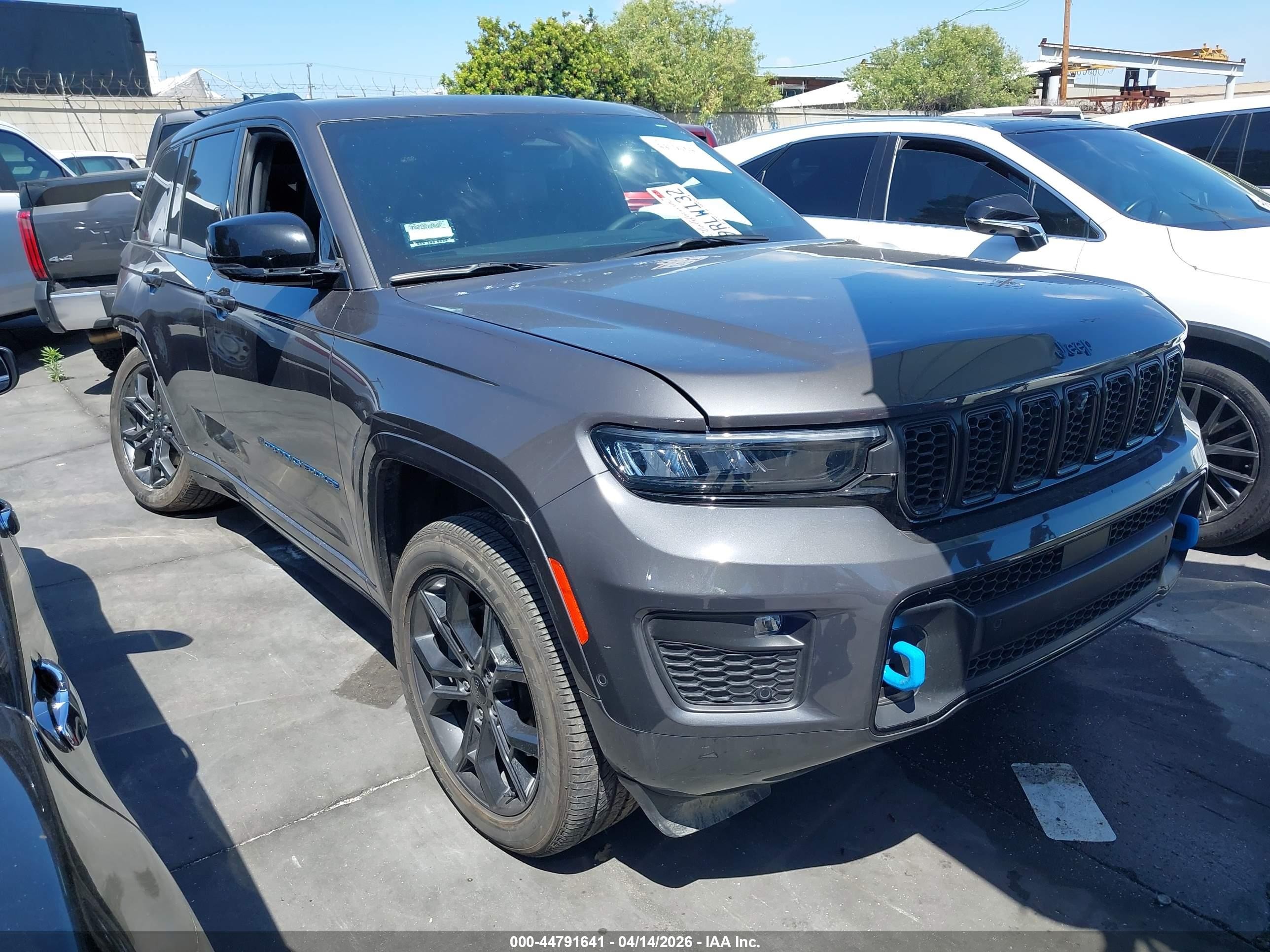 2024 Jeep Grand Cherokee VIN 1C4RJYB63R8611739 IAAI salvage auction — Side, Salvage Certificate (California), sold $10,800 on 2026-09-19 (photo 1)