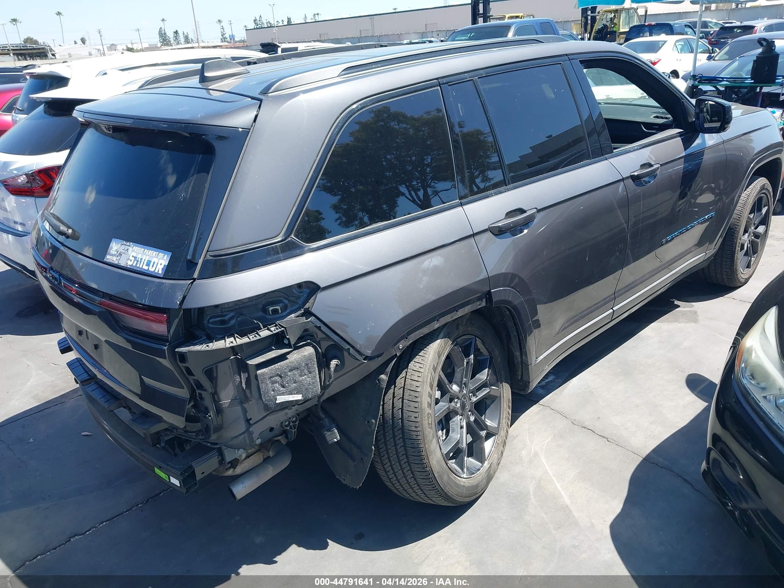 2024 Jeep Grand Cherokee VIN 1C4RJYB63R8611739 IAAI salvage auction — Side, Salvage Certificate (California), sold $10,800 on 2026-09-19 (photo 4)