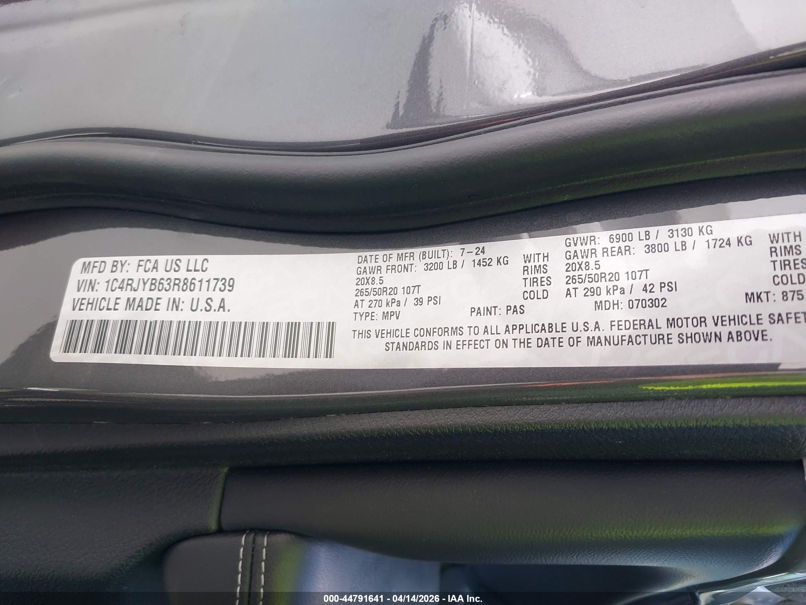 2024 Jeep Grand Cherokee VIN 1C4RJYB63R8611739 IAAI salvage auction — Side, Salvage Certificate (California), sold $10,800 on 2026-09-19 (photo 9)