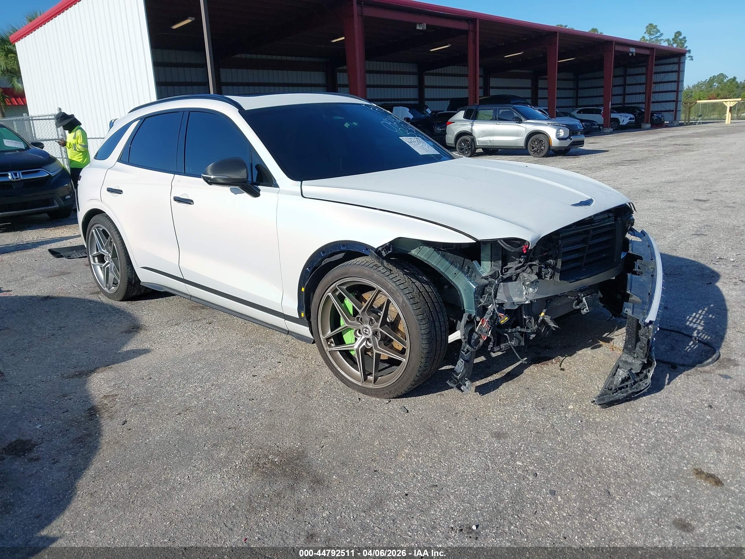 2022 Genesis GV70 VIN KMUMCDTC0NU042428 — IAAI salvage auction photo