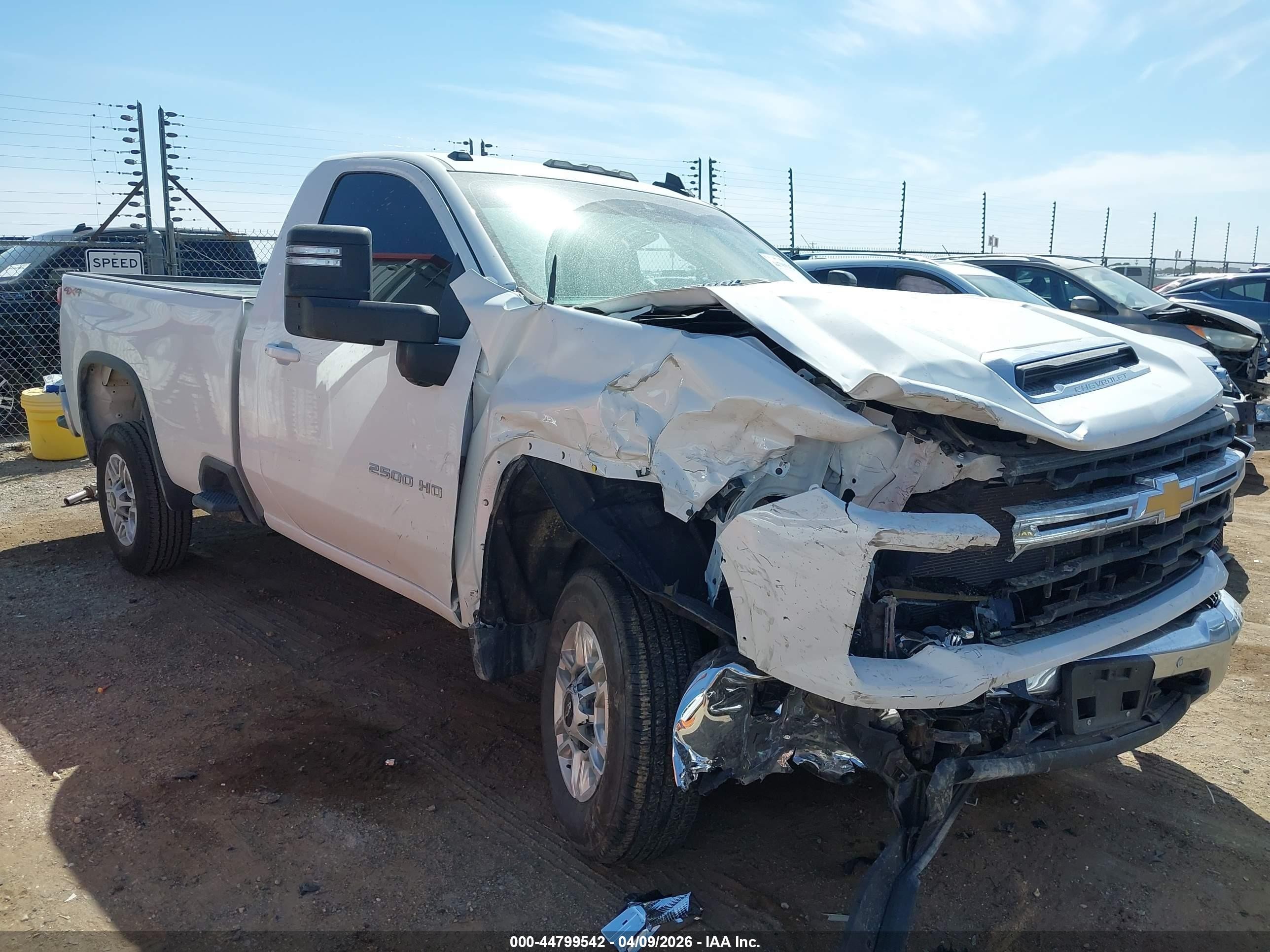 2025 Chevrolet Silverado 2500 VIN 1GC3KNE75SF241045 — IAAI salvage auction photo