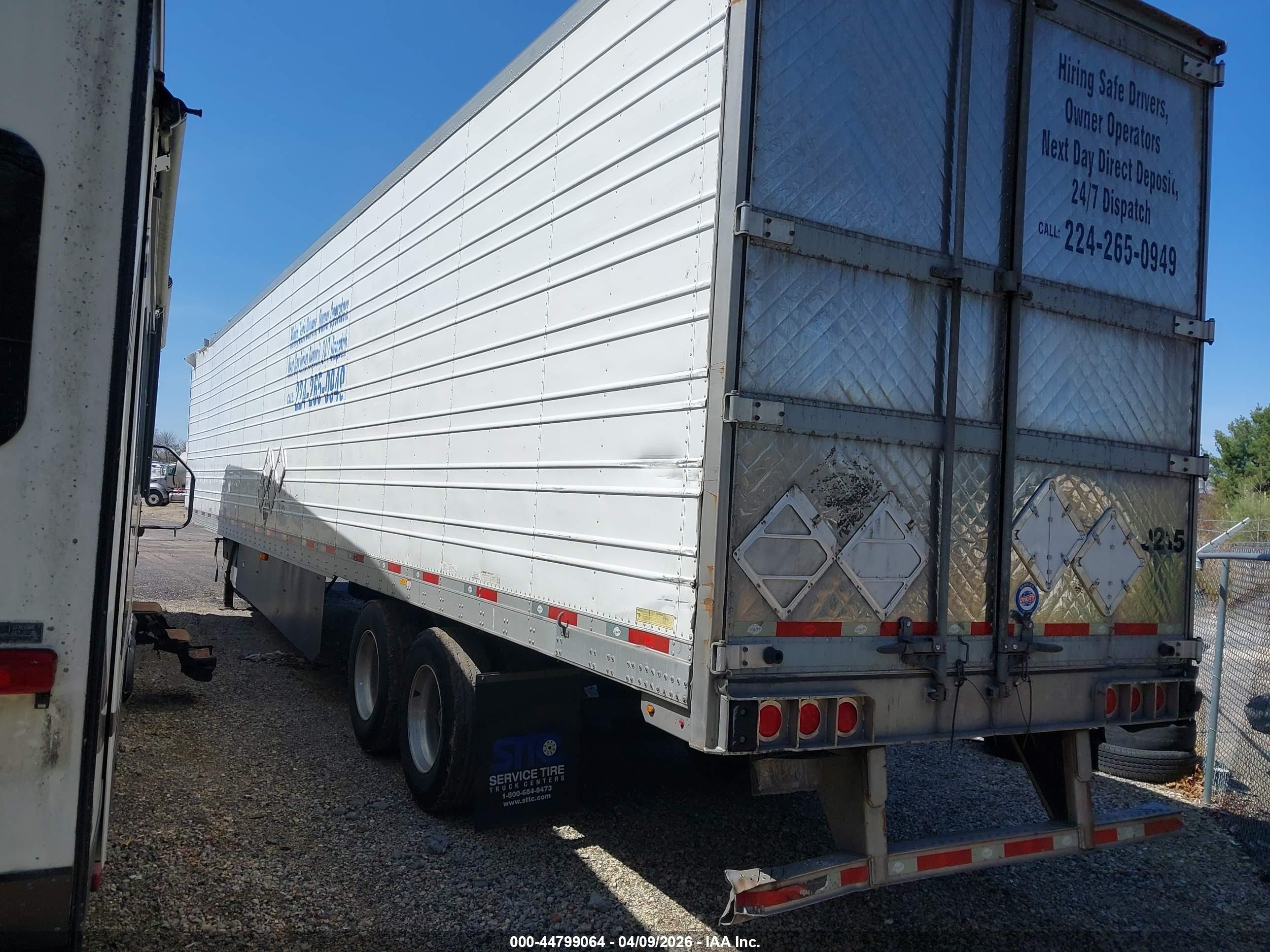 2021 Utility Trailer Mfg Utility Trailer Mfg VIN 1UYVS2536M6349215 IAAI salvage auction — Top/Roof, Salvage (Illinois), sold $6,200 on 2026-09-12 (photo 3)