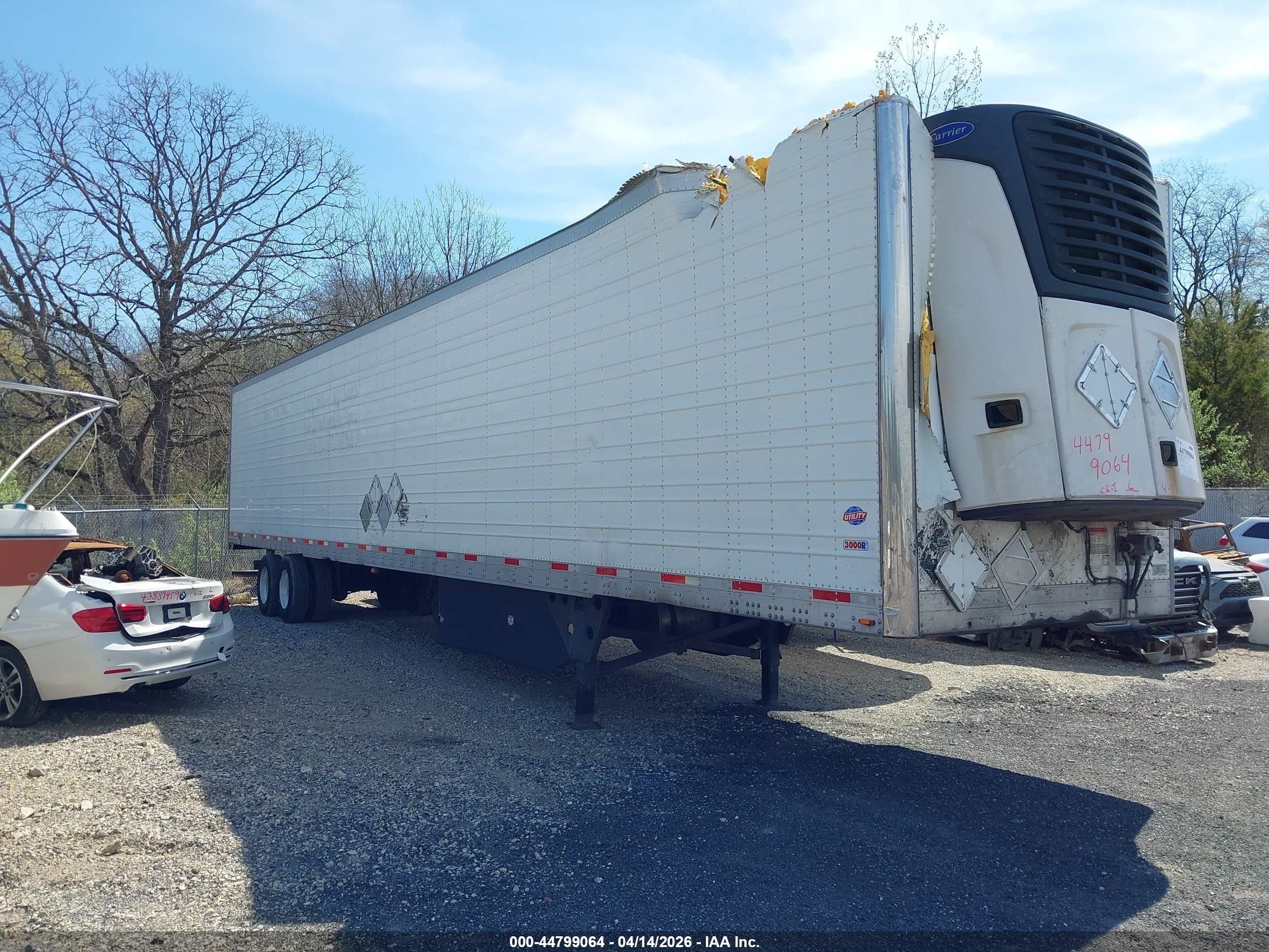 2021 Utility Trailer Mfg Utility Trailer Mfg VIN 1UYVS2536M6349215 IAAI salvage auction — Top/Roof, Salvage (Illinois), sold $6,200 on 2026-09-12 (photo 1)
