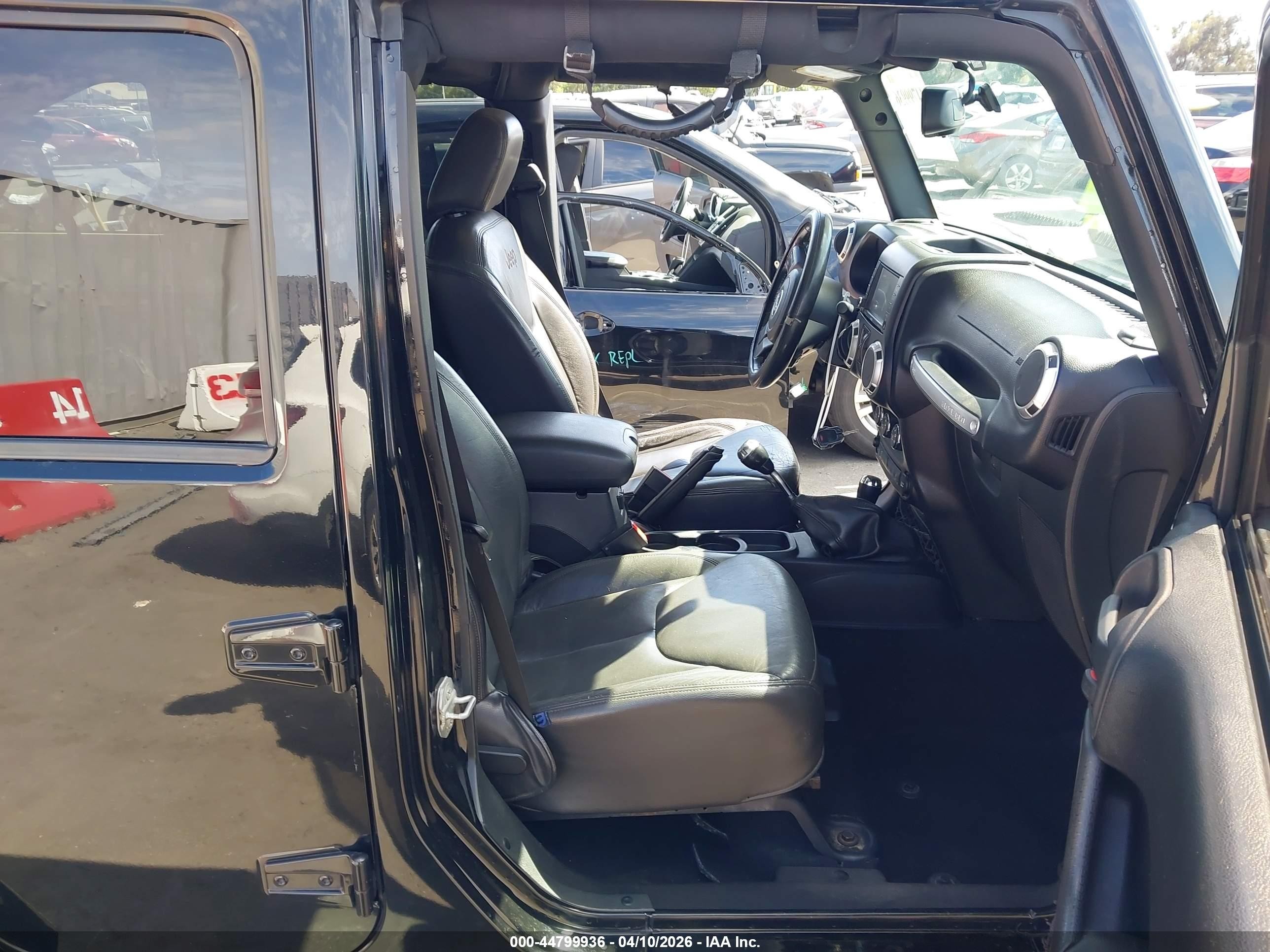 2015 Jeep Wrangler Unlimited VIN 1C4BJWFG5FL538116 IAAI salvage auction — Side, Salvage (California), sold $3,950 on 2026-07-09 (photo 5)