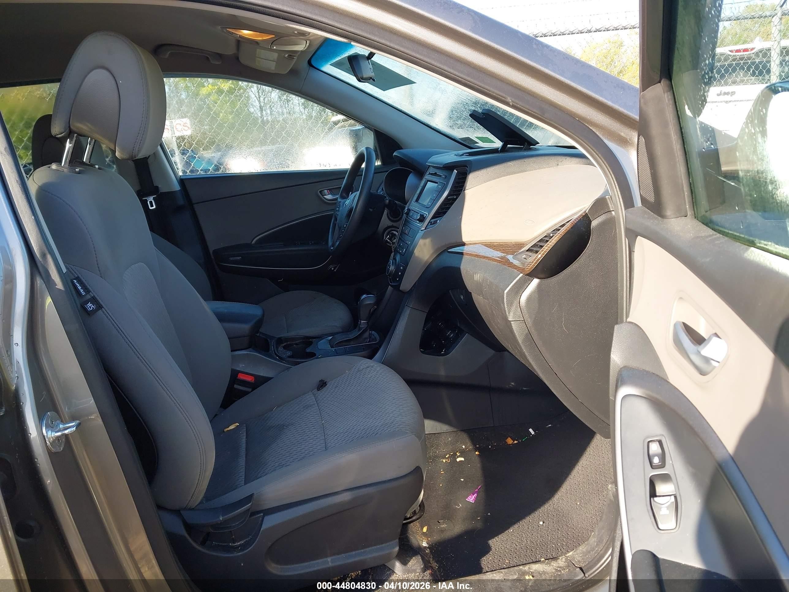 2017 Hyundai Santa Fe VIN 5NMZTDLB9HH000951 IAAI salvage auction — Unknown, Salvage (Virginia), sold $1,950 on 2026-07-12 (photo 5)