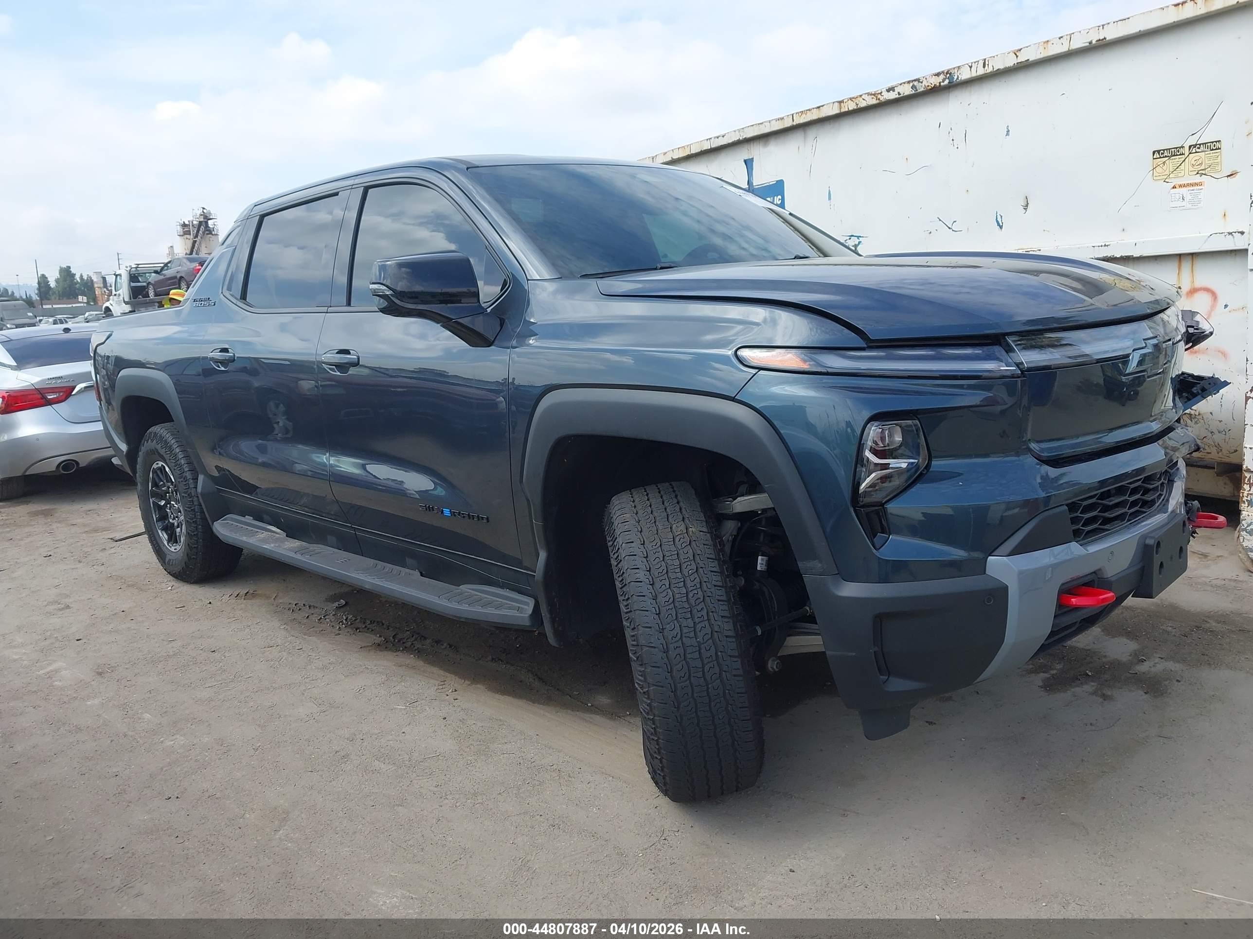 2026 Chevrolet Silverado VIN 1GC403ED3TU404406 — IAAI salvage auction photo