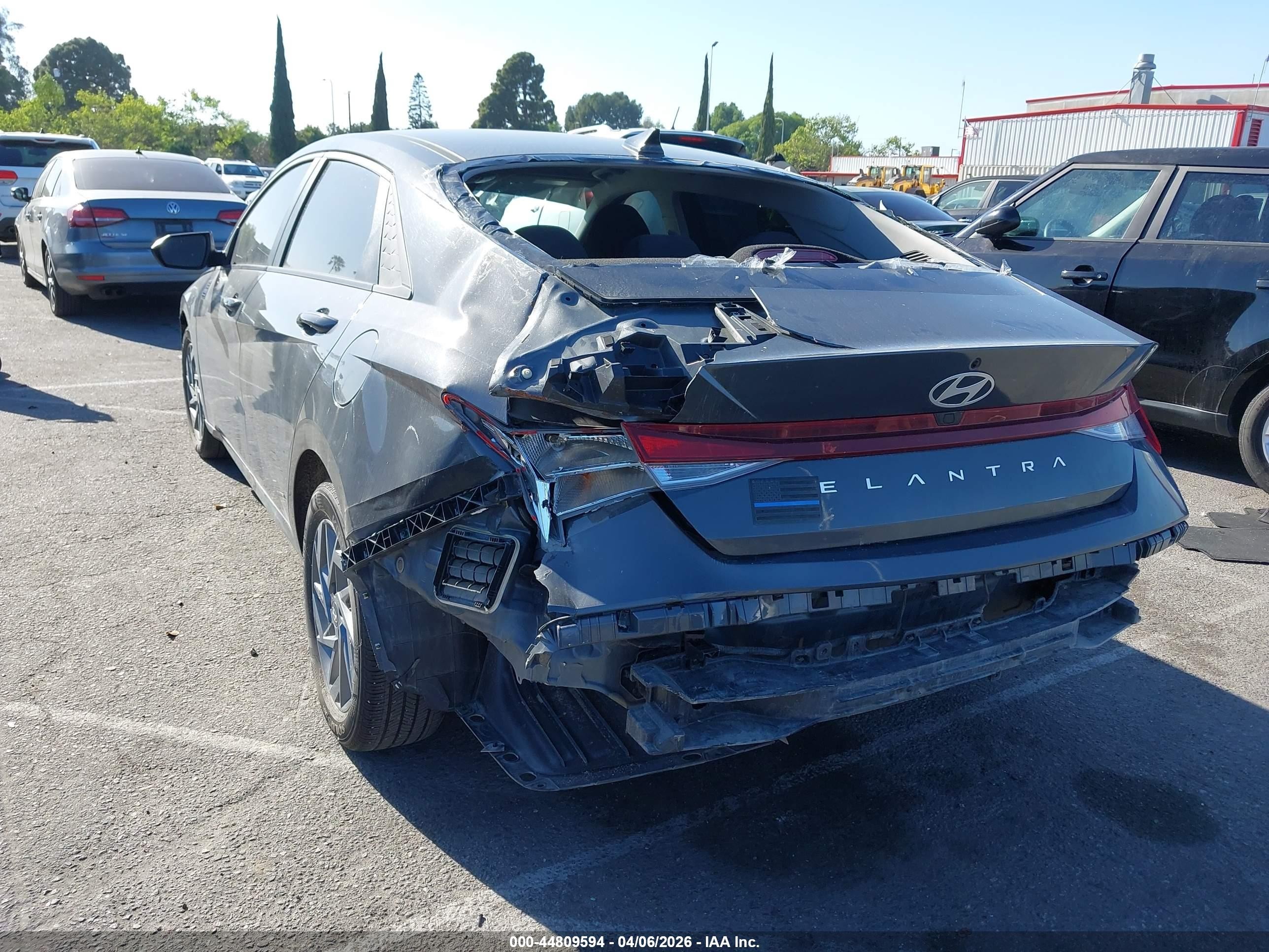 2024 Hyundai Elantra VIN KMHLM4DG5RU762077 IAAI salvage auction — Rear End, Salvage (California), sold $4,850 on 2026-07-09 (photo 3)