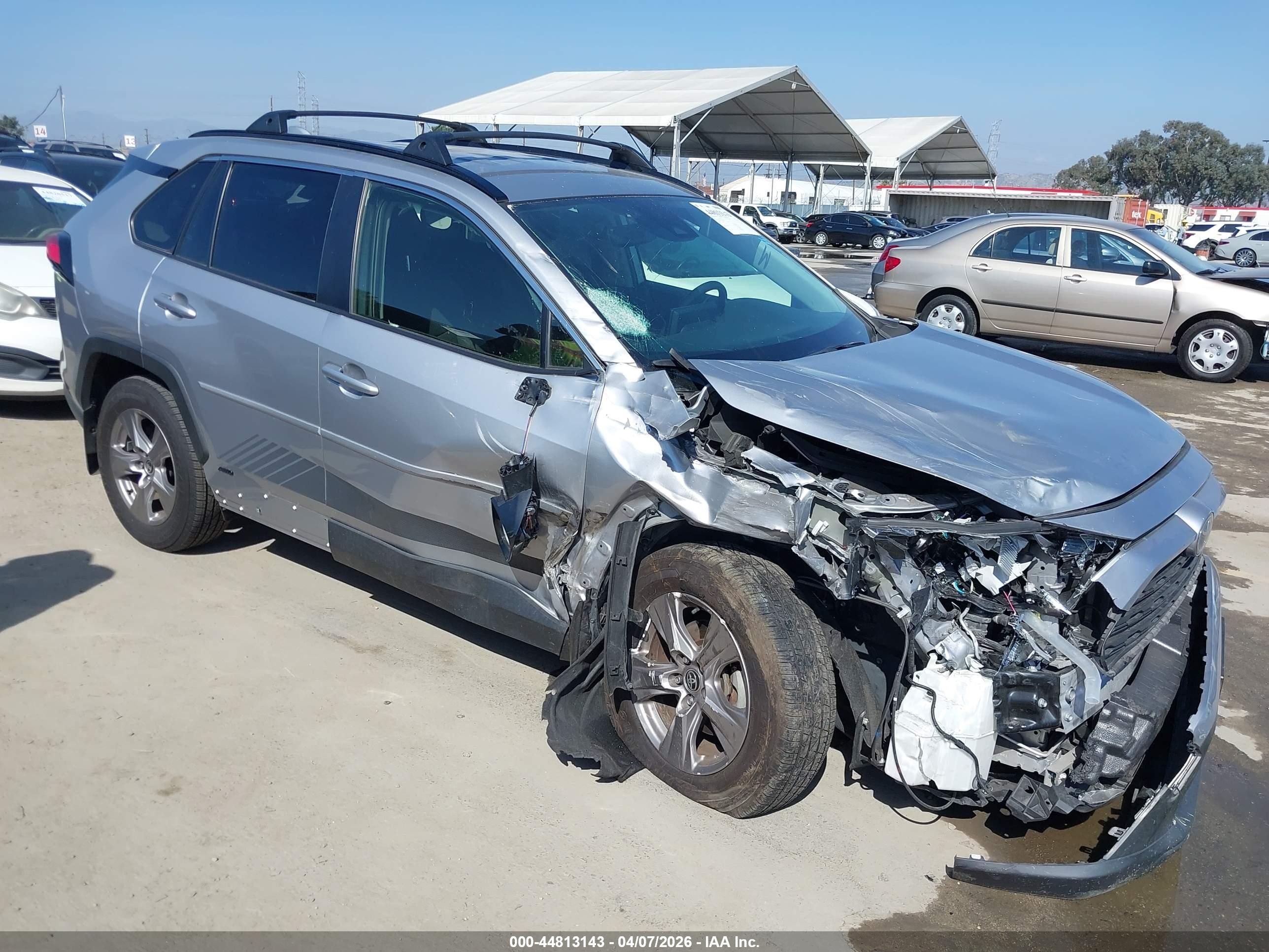 2022 Toyota RAV4 Hybrid VIN JTMMWRFV2ND159822 — IAAI salvage auction photo