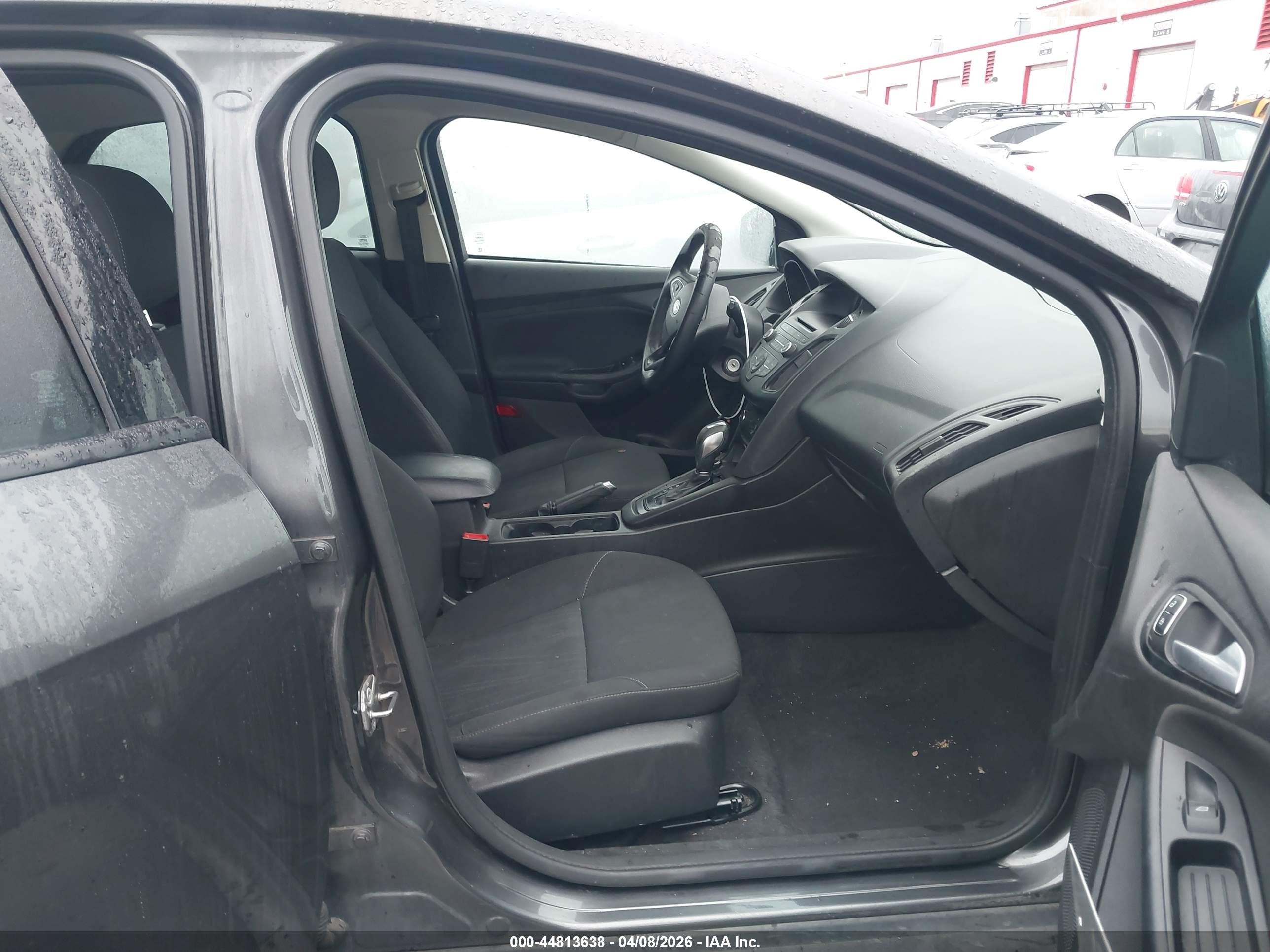 2016 Ford Focus VIN 1FADP3K26GL320063 IAAI salvage auction — Side, Salvage (California), sold $975 on 2026-07-07 (photo 5)