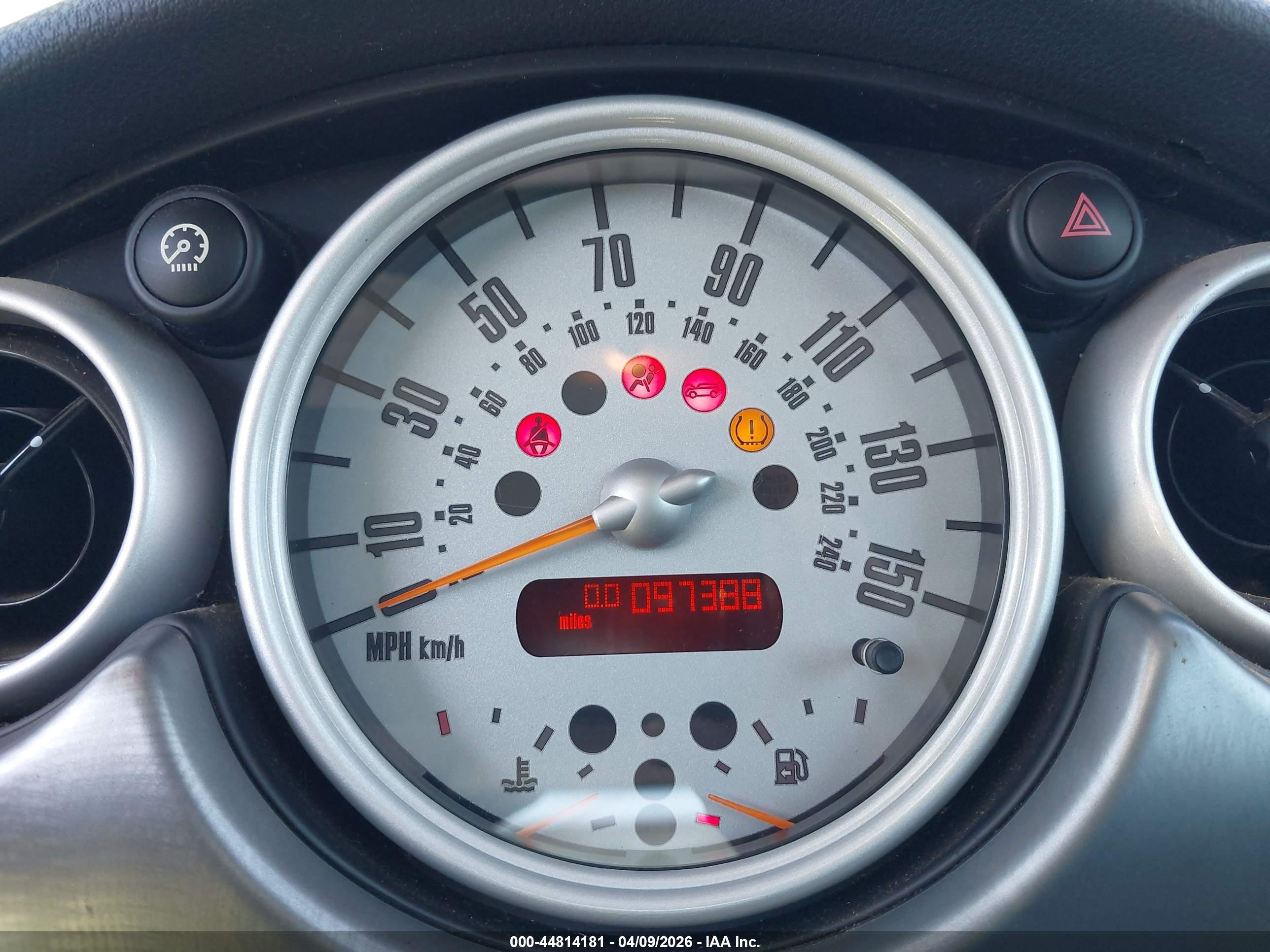 2003 Mini Cooper VIN WMWRE33423TD64478 IAAI salvage auction — Side, Clear - Public Restricted (Oregon), sold $300 on 2026-09-28 (photo 7)