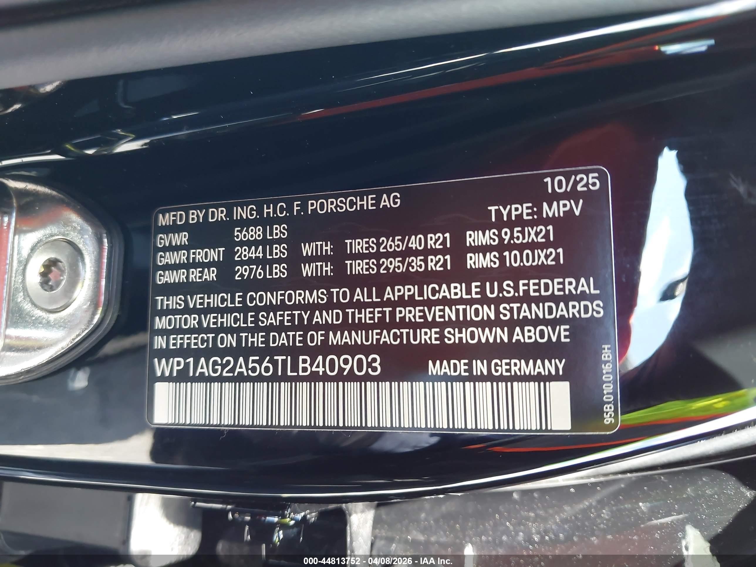 2026 Porsche Macan VIN WP1AG2A56TLB40903 IAAI salvage auction — Side, Rebuildable (Florida), sold $20,925 on 2026-08-10 (photo 9)