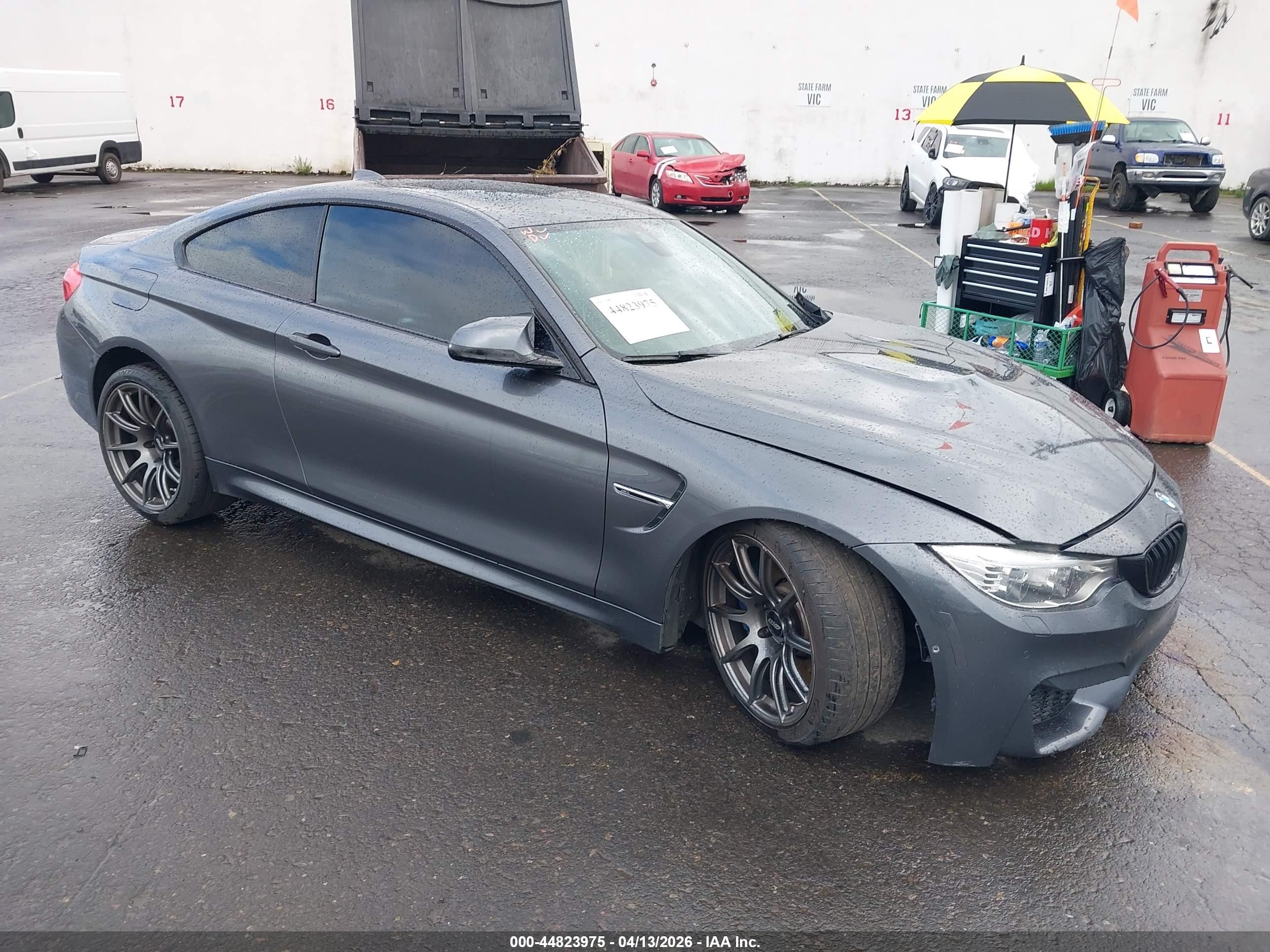 2015 BMW M4 VIN WBS3R9C52FK331926 IAAI salvage auction — Side, Salvage (Oregon), sold $14,250 on 2026-07-09 (photo 1)