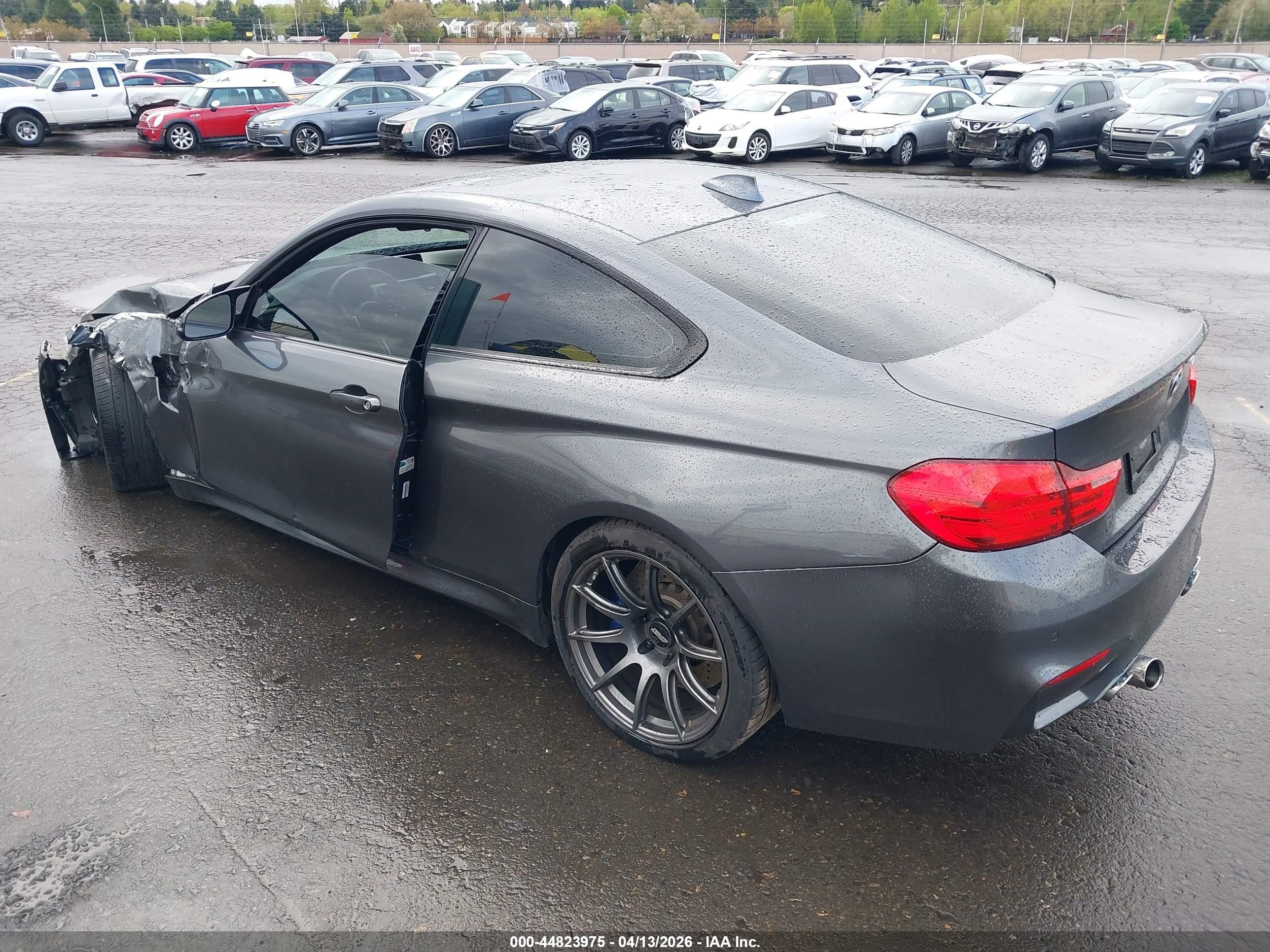 2015 BMW M4 VIN WBS3R9C52FK331926 IAAI salvage auction — Side, Salvage (Oregon), sold $14,250 on 2026-07-09 (photo 3)