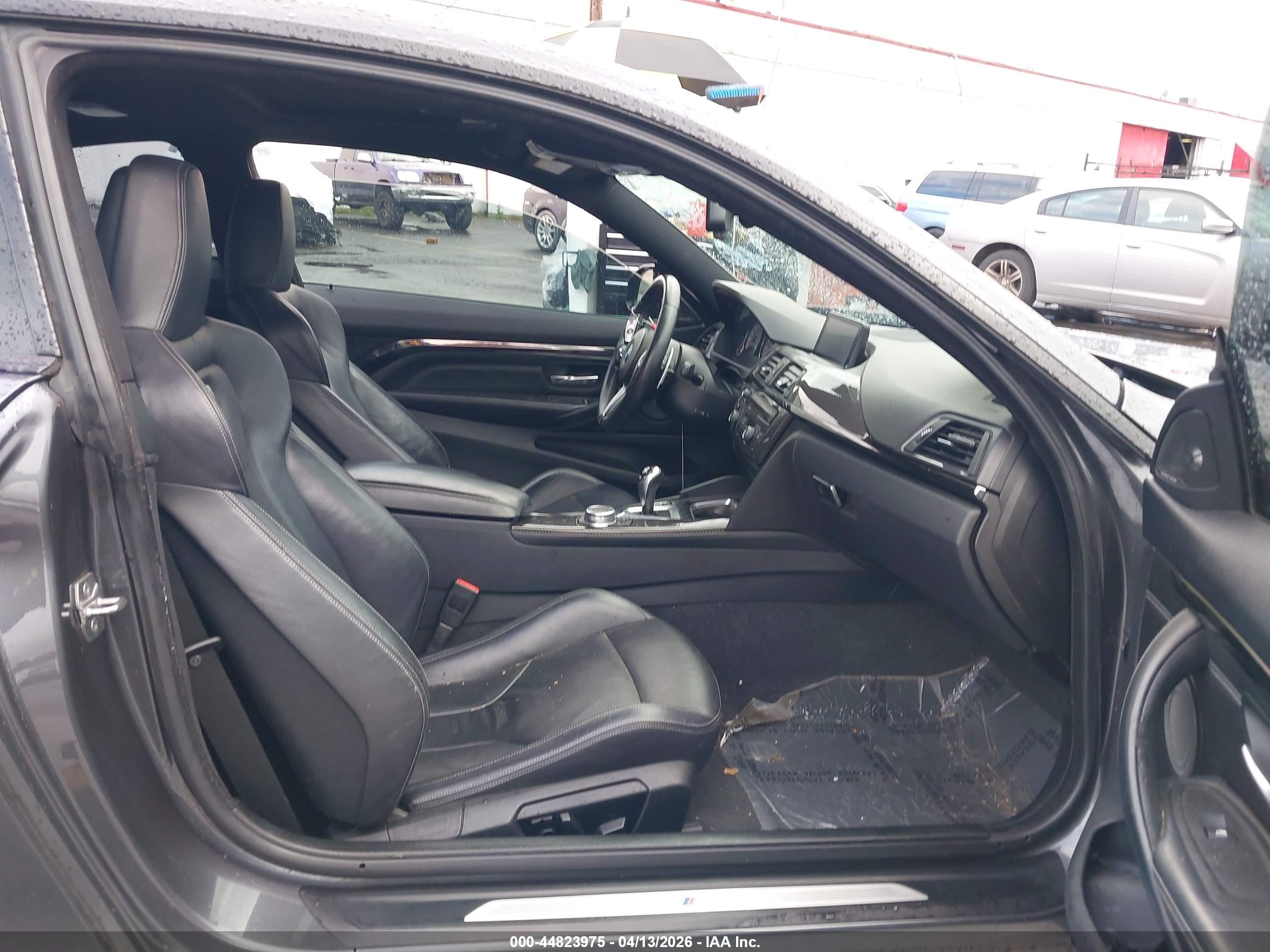 2015 BMW M4 VIN WBS3R9C52FK331926 IAAI salvage auction — Side, Salvage (Oregon), sold $14,250 on 2026-07-09 (photo 5)
