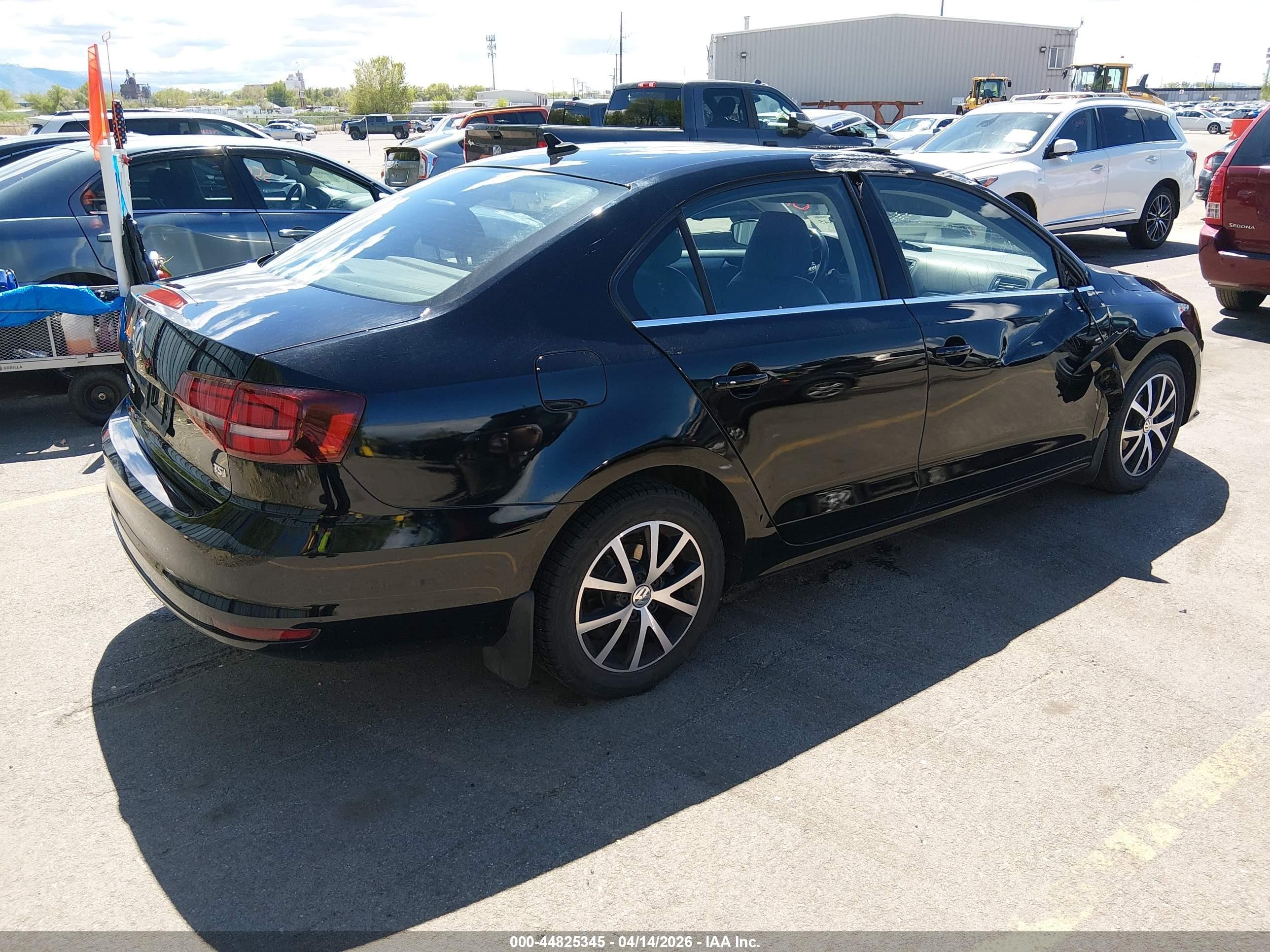 2017 Volkswagen Jetta VIN 3VWDB7AJ0HM404577 IAAI salvage auction — Side, Salvage (Idaho), sold $3,900 on 2026-07-09 (photo 4)