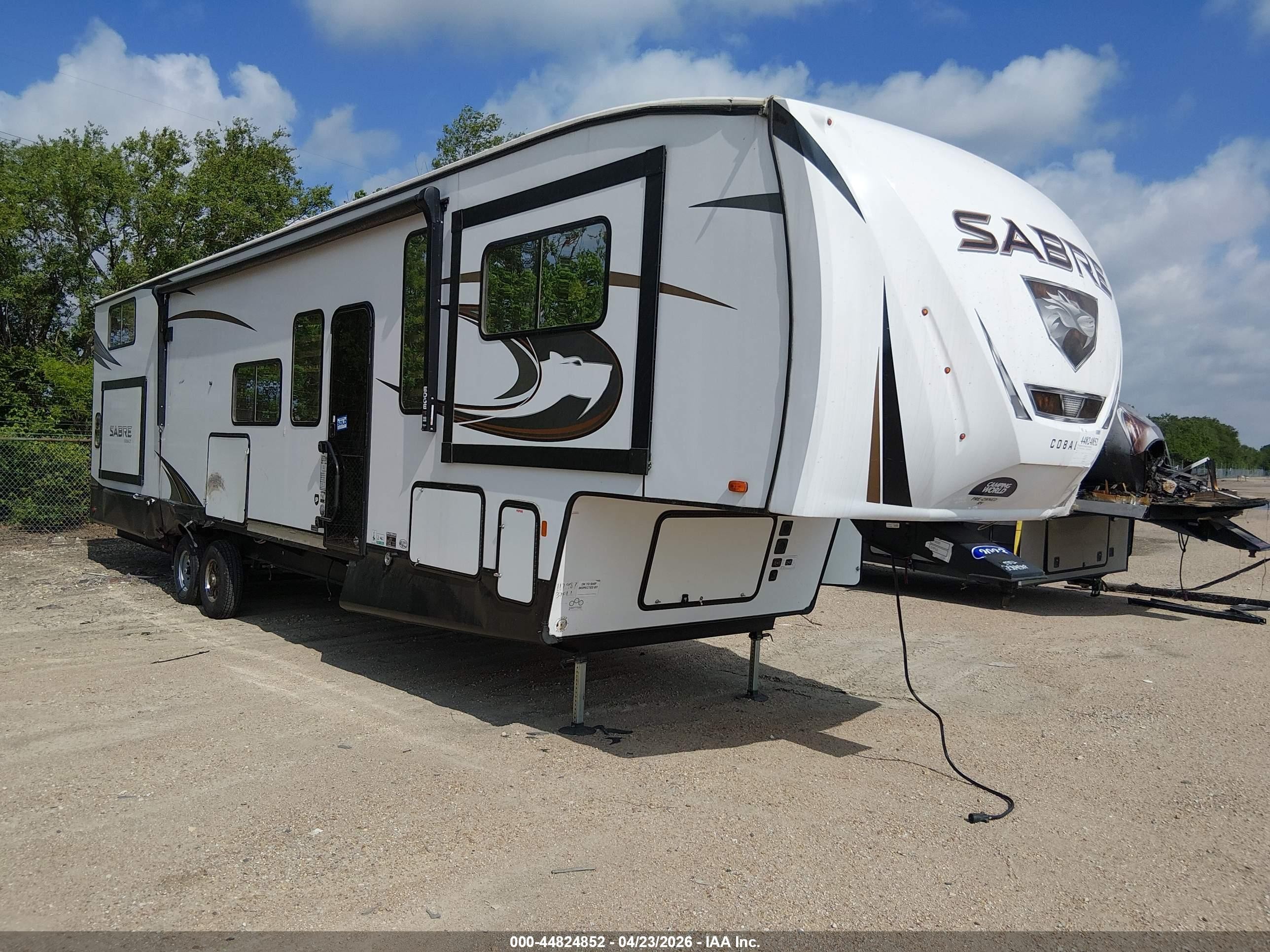 2023 Forest River Travel Trailer VIN 5ZT3SR2B7P6112987 — IAAI salvage auction photo