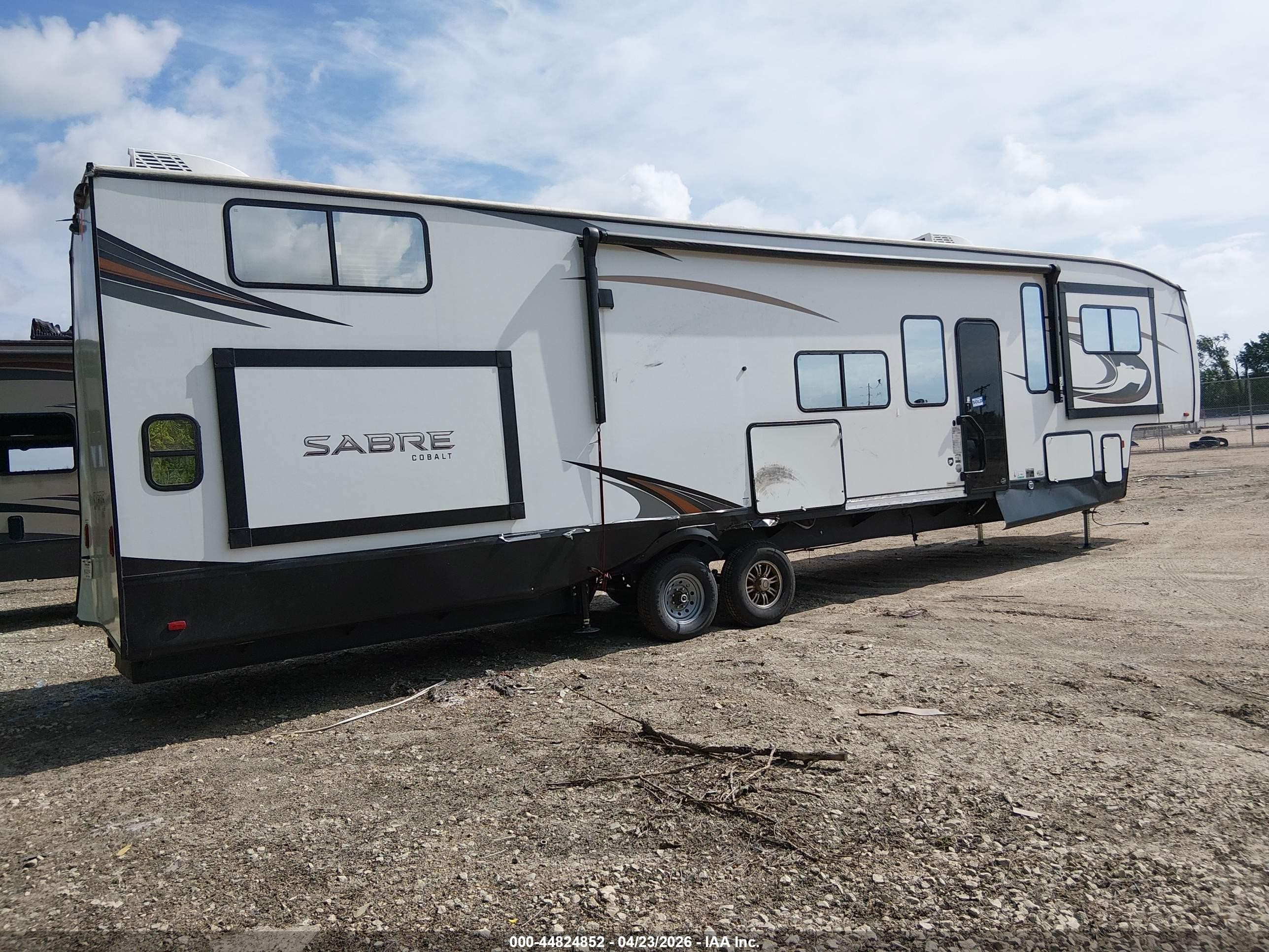 2023 Forest River Travel Trailer VIN 5ZT3SR2B7P6112987 IAAI salvage auction — Side, Salvage (Ohio), sold $7,500 on 2026-09-16 (photo 2)