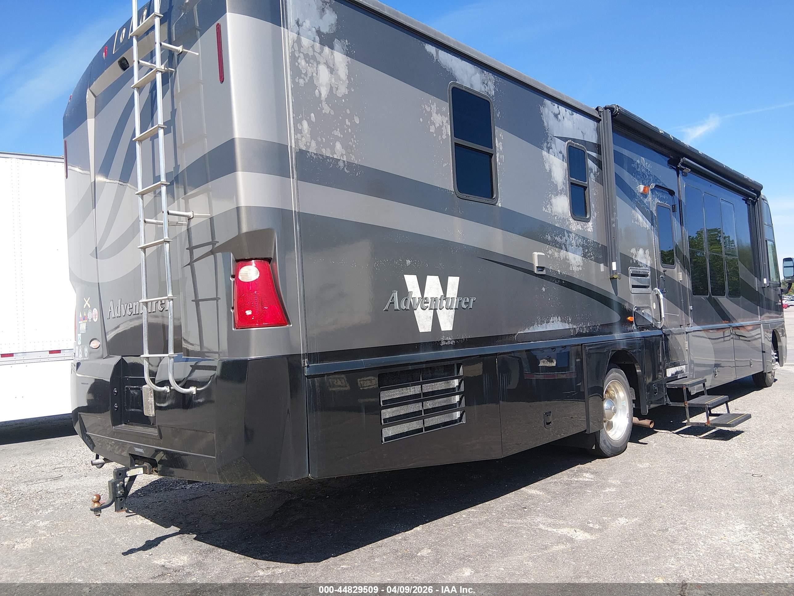 2007 Workhorse custom chassis All other VIN 5B4MPA7G173422458 IAAI salvage auction — Side, Clear (Florida), sold $6,100 on 2026-04-15 (photo 2)