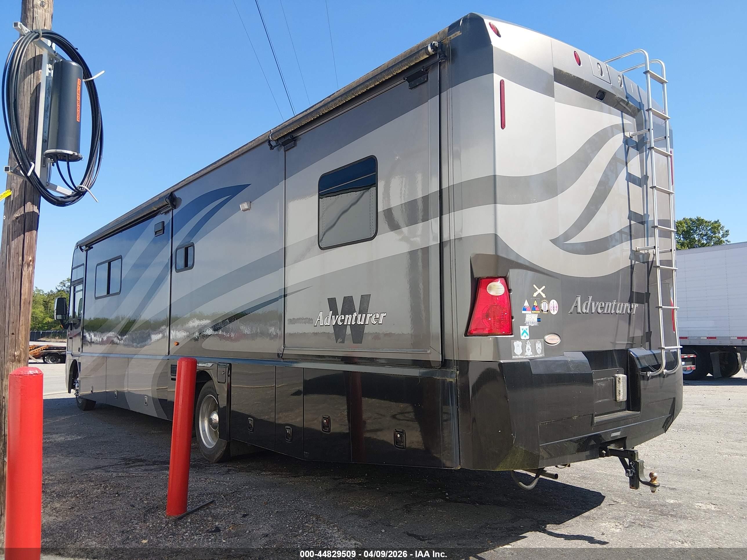 2007 Workhorse custom chassis All other VIN 5B4MPA7G173422458 IAAI salvage auction — Side, Clear (Florida), sold $6,100 on 2026-04-15 (photo 3)