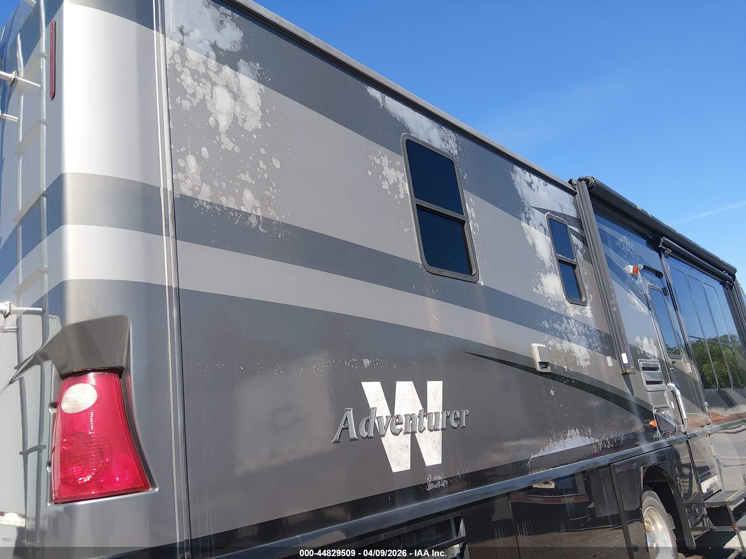 2007 Workhorse custom chassis All other VIN 5B4MPA7G173422458 IAAI salvage auction — Side, Clear (Florida), sold $6,100 on 2026-04-15 (photo 6)