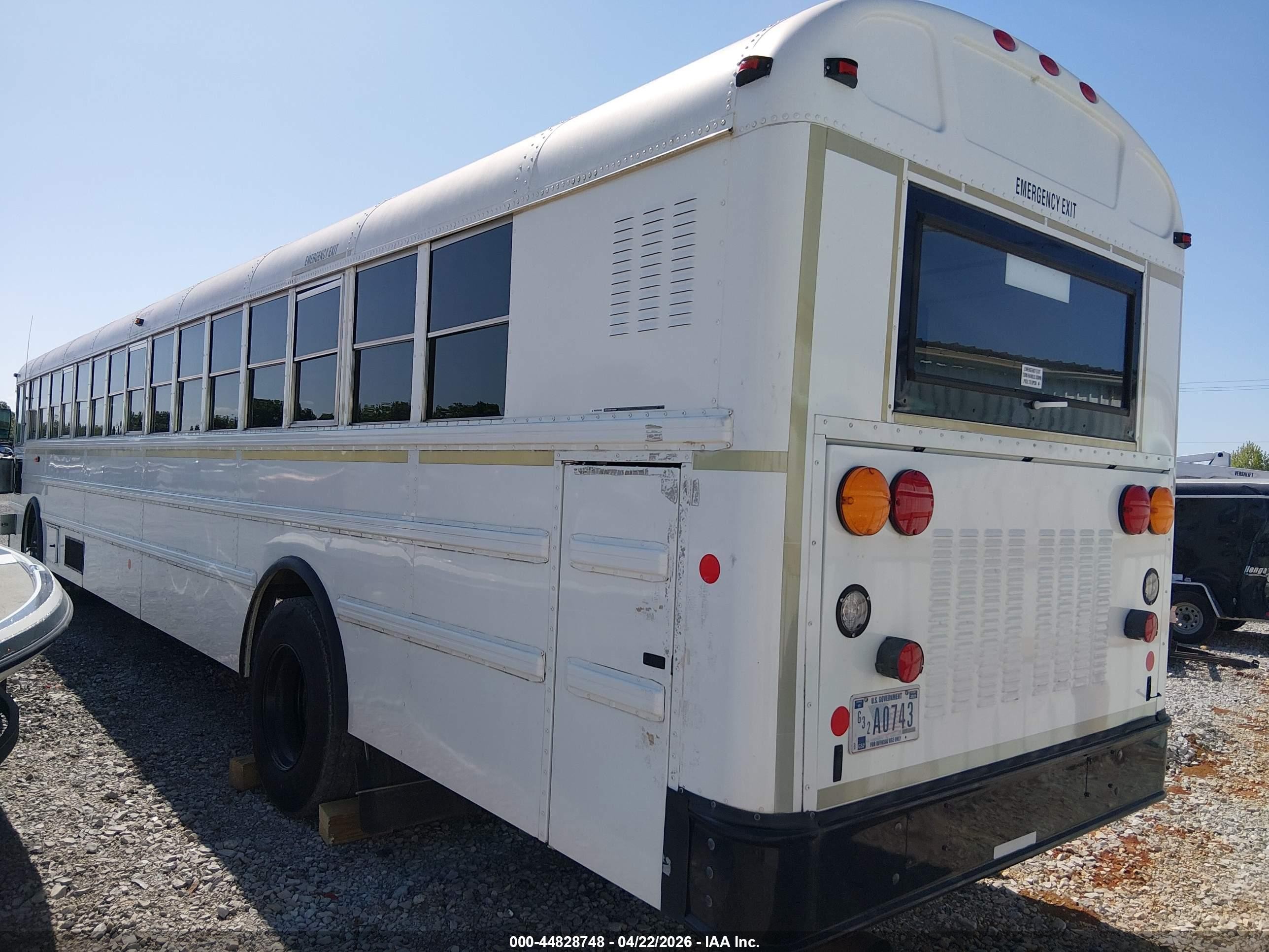2016 Ic corporation 3000 VIN 4DRBXAAN0GB201637 IAAI salvage auction — Normal Wear, SF97 (Kentucky), sold $3,100 on 2026-05-20 (photo 3)