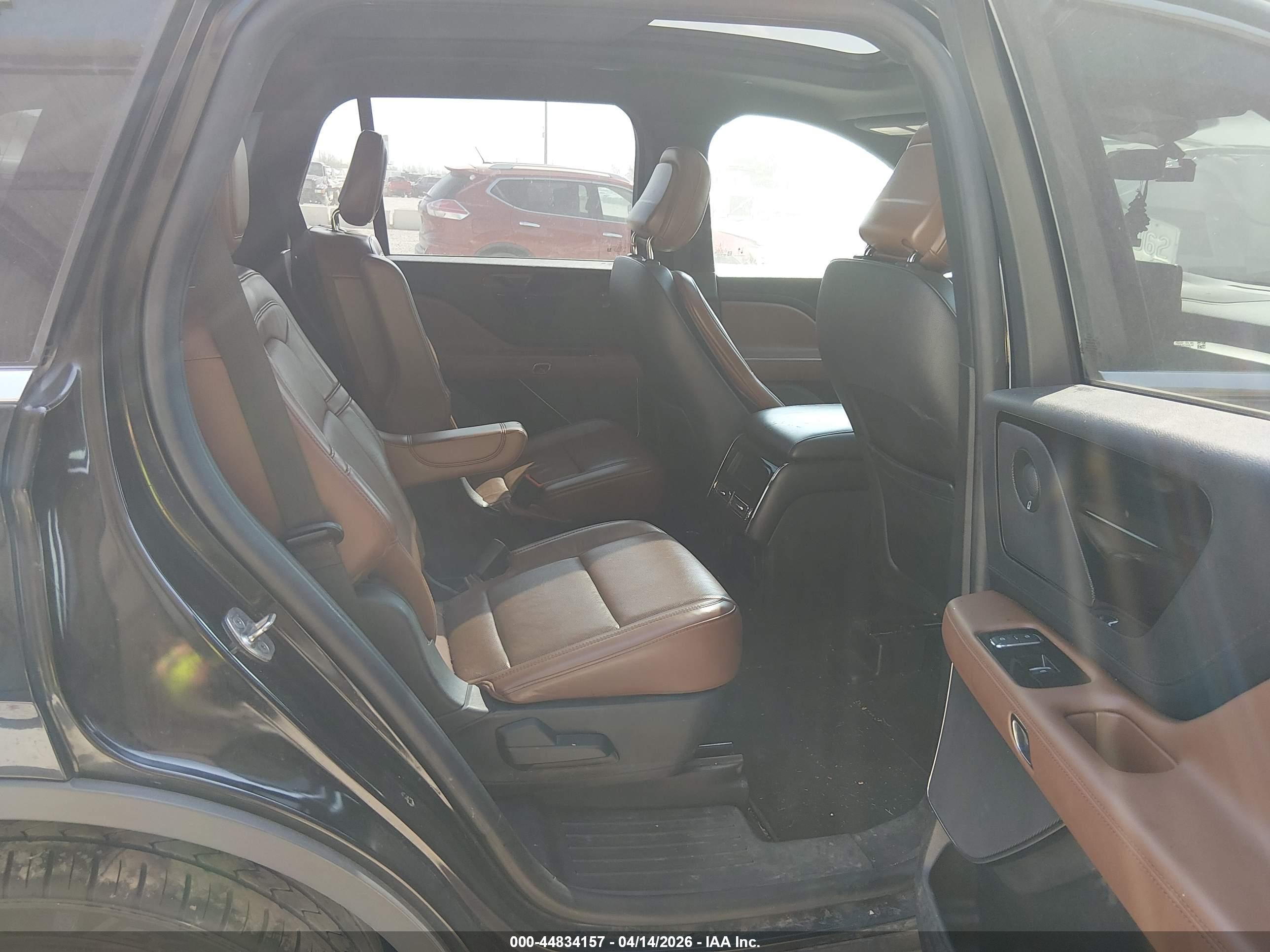 2020 Lincoln Aviator VIN 5LM5J7XC3LGL25080 IAAI salvage auction — Front End, Salvage (Ohio), sold $5,100 on 2026-09-09 (photo 8)
