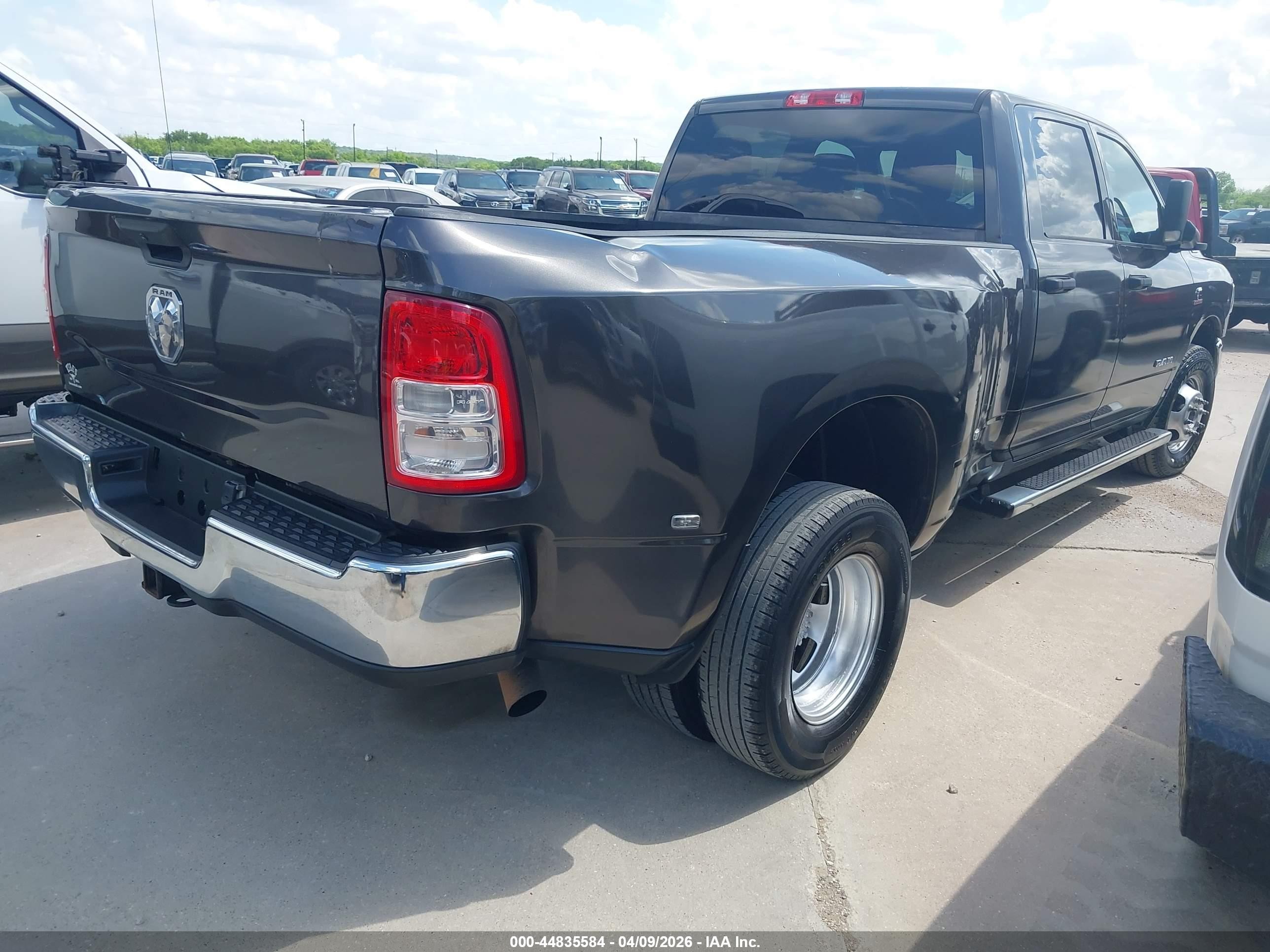 2021 Ram 3500 VIN 3C63RPGLXMG671650 IAAI salvage auction — Repossession, Clear (Texas), sold $18,250 on 2026-04-13 (photo 4)