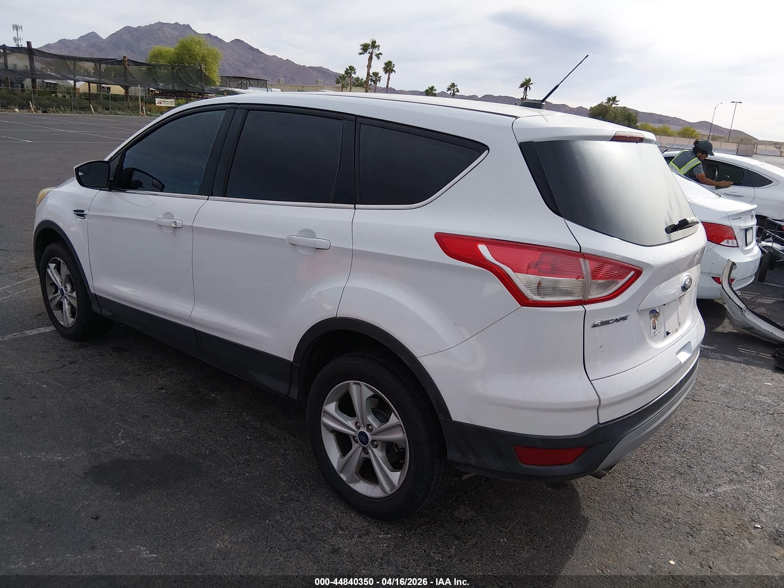2014 Ford Escape VIN 1FMCU0GX5EUB64389 IAAI salvage auction — Normal Wear, Salvage (Texas), sold $100 on 2026-07-10 (photo 3)