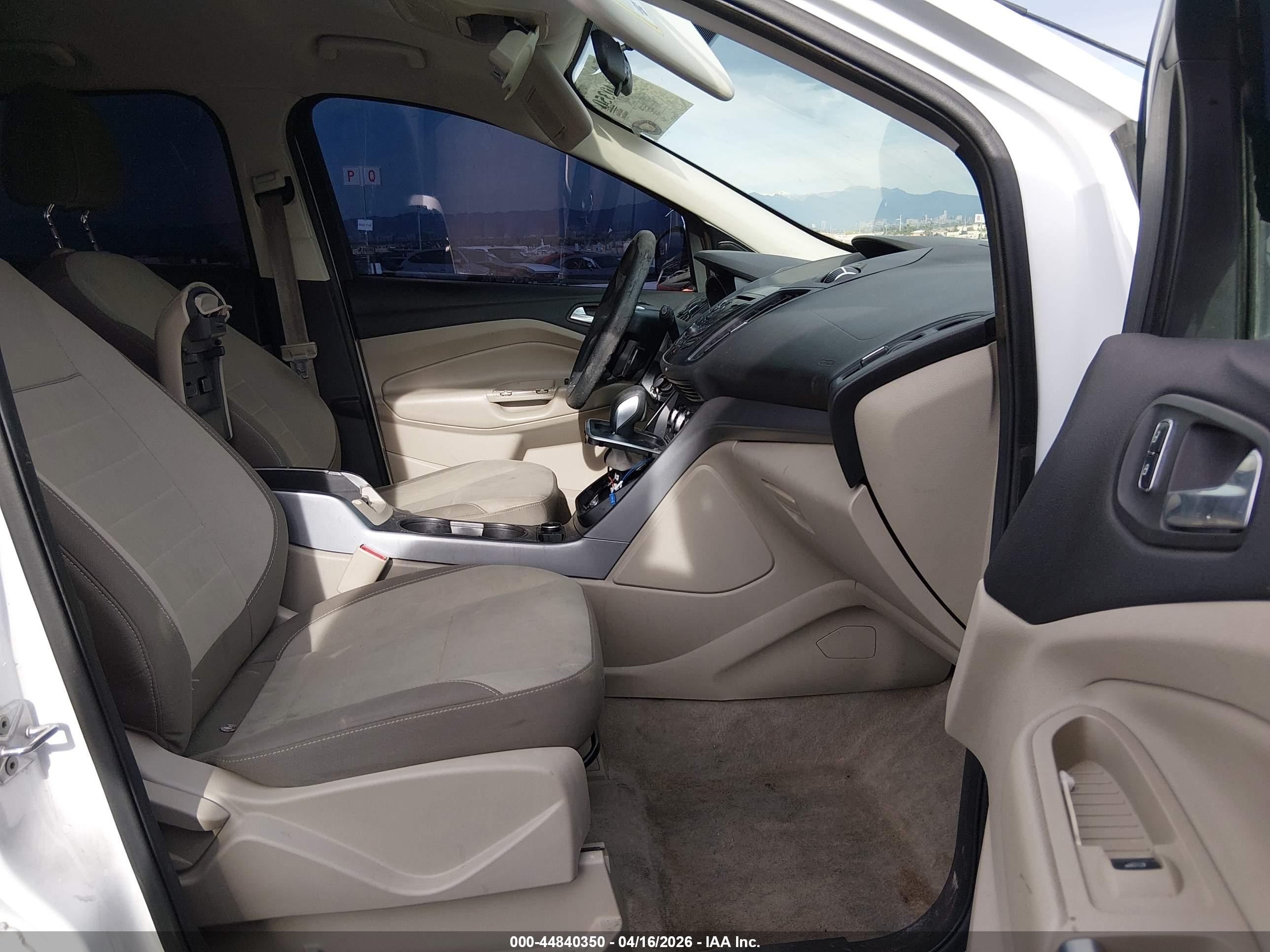 2014 Ford Escape VIN 1FMCU0GX5EUB64389 IAAI salvage auction — Normal Wear, Salvage (Texas), sold $100 on 2026-07-10 (photo 5)