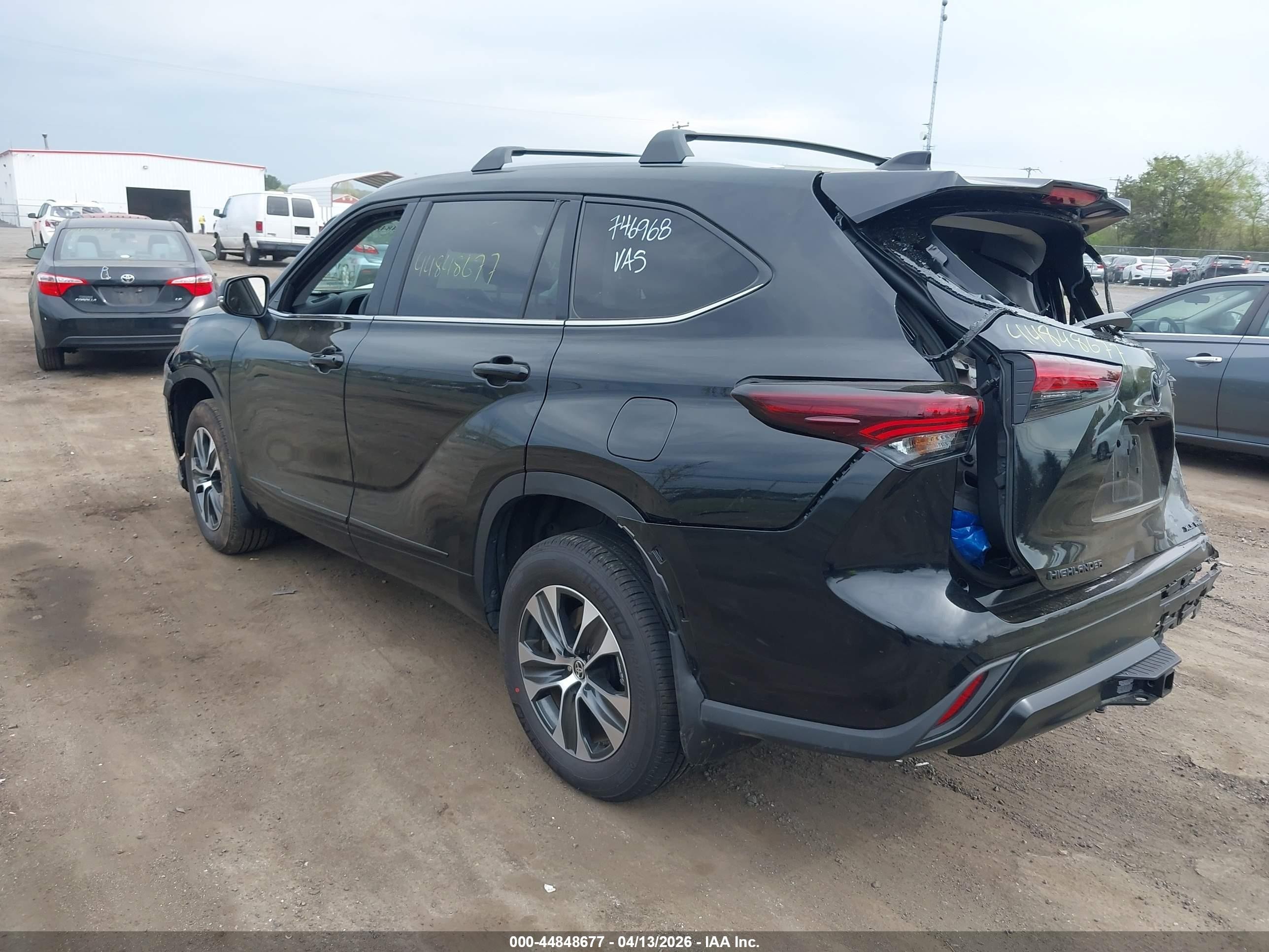 2026 Toyota Highlander VIN 5TDKDRBH2TS602209 IAAI salvage auction — Rear End, Salvage - Greater Than 75% (Maryland), sold $11,300 on 2026-07-10 (photo 3)