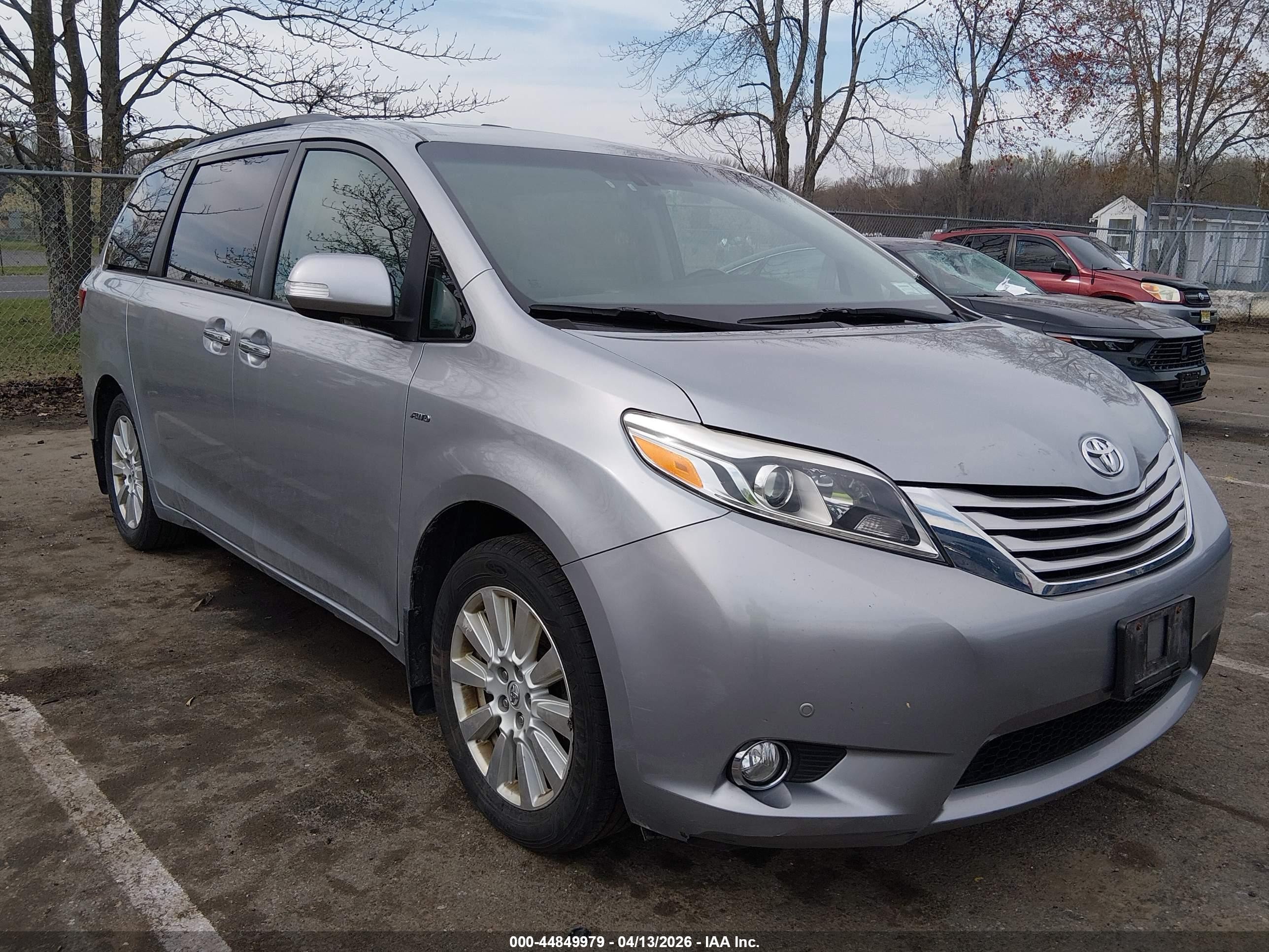 2017 Toyota Sienna VIN 5TDDZ3DC1HS178442 — IAAI salvage auction photo