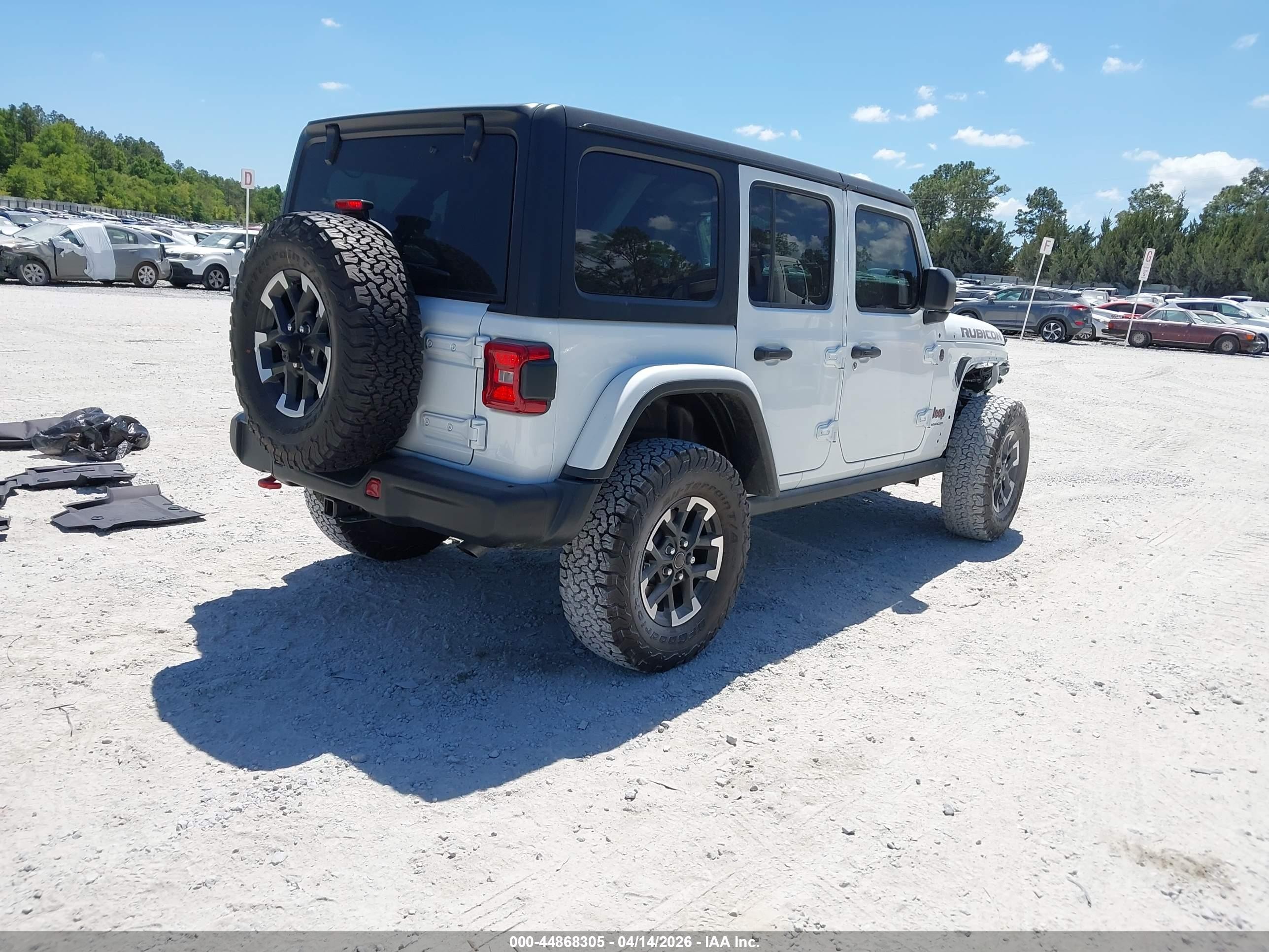 2025 Jeep Wrangler / VIN 1C4PJXFG3SW652460 IAAI salvage auction — Unknown, Rebuildable (Florida), sold $23,050 on 2026-08-24 (photo 4)