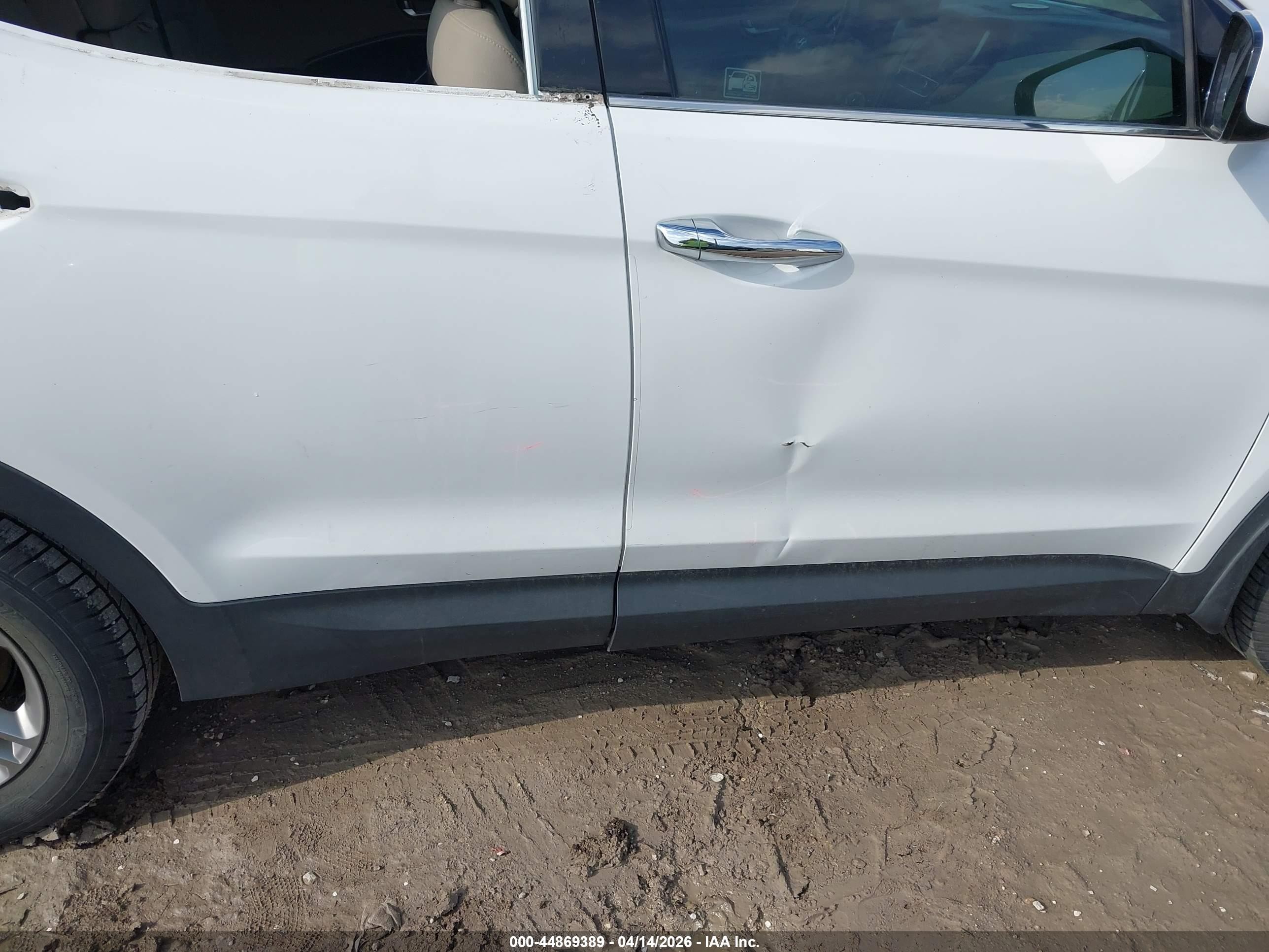 2018 Hyundai Santa Fe VIN 5XYZT3LBXJG551397 IAAI salvage auction — Rear End, Salvage (Indiana), sold $2,250 on 2026-07-11 (photo 6)