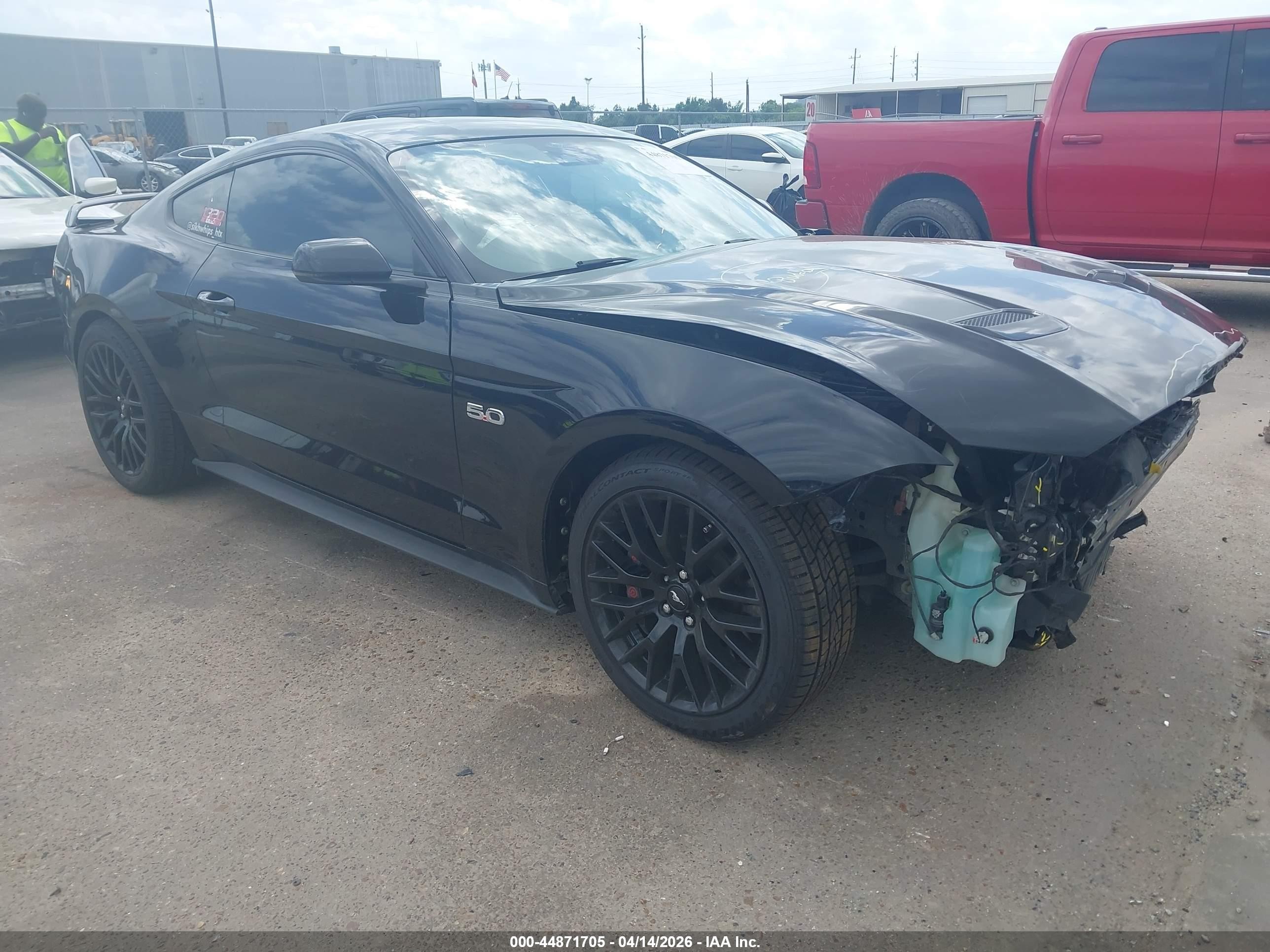 2020 Ford Mustang VIN 1FA6P8CF3L5162772 — IAAI salvage auction photo