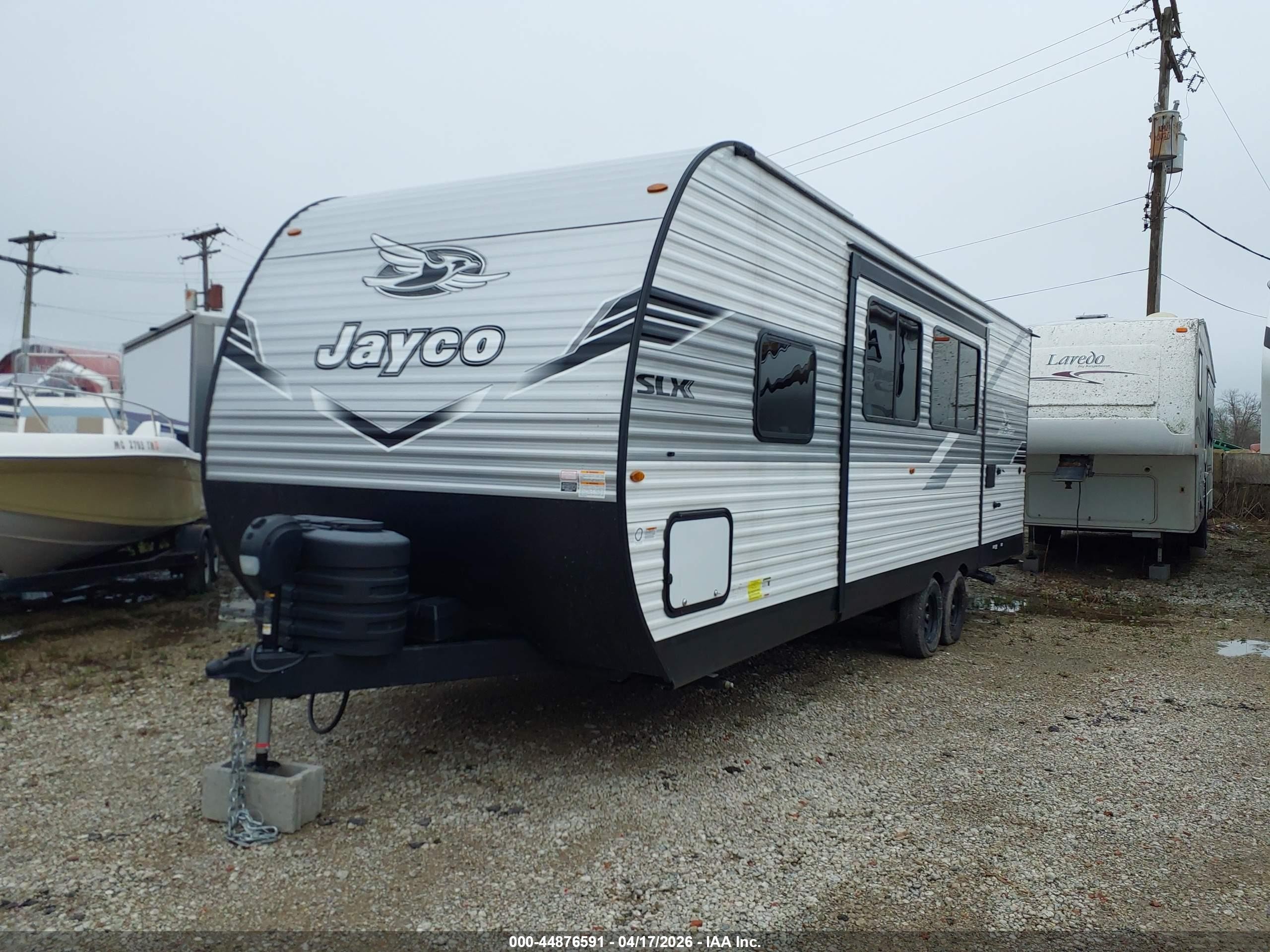 2025 Jayco Jayfl184bh VIN 1UJBC0BP3S1YW0899 IAAI salvage auction — Unknown, Scrap (Michigan), sold $1,150 on 2026-09-09 (photo 2)