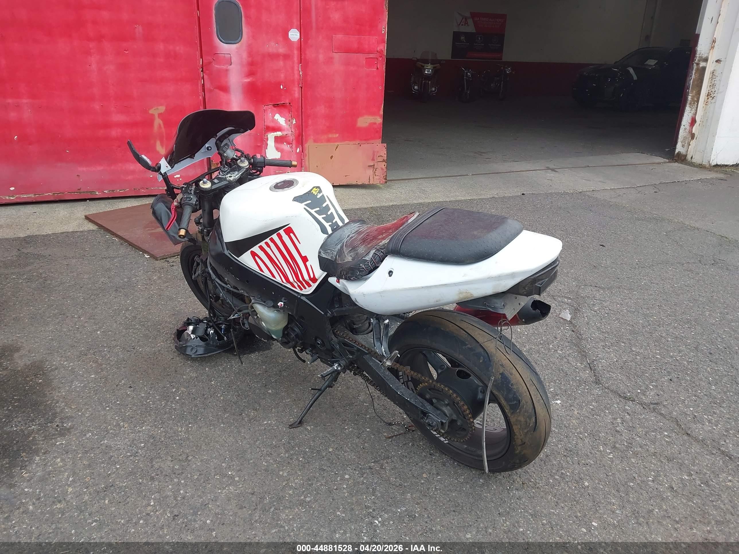 2001 Suzuki GSX-R600 VIN JS1GN7BA712100028 IAAI salvage auction — Unknown, Salvage (Oregon), sold $375 on 2026-07-09 (photo 3)