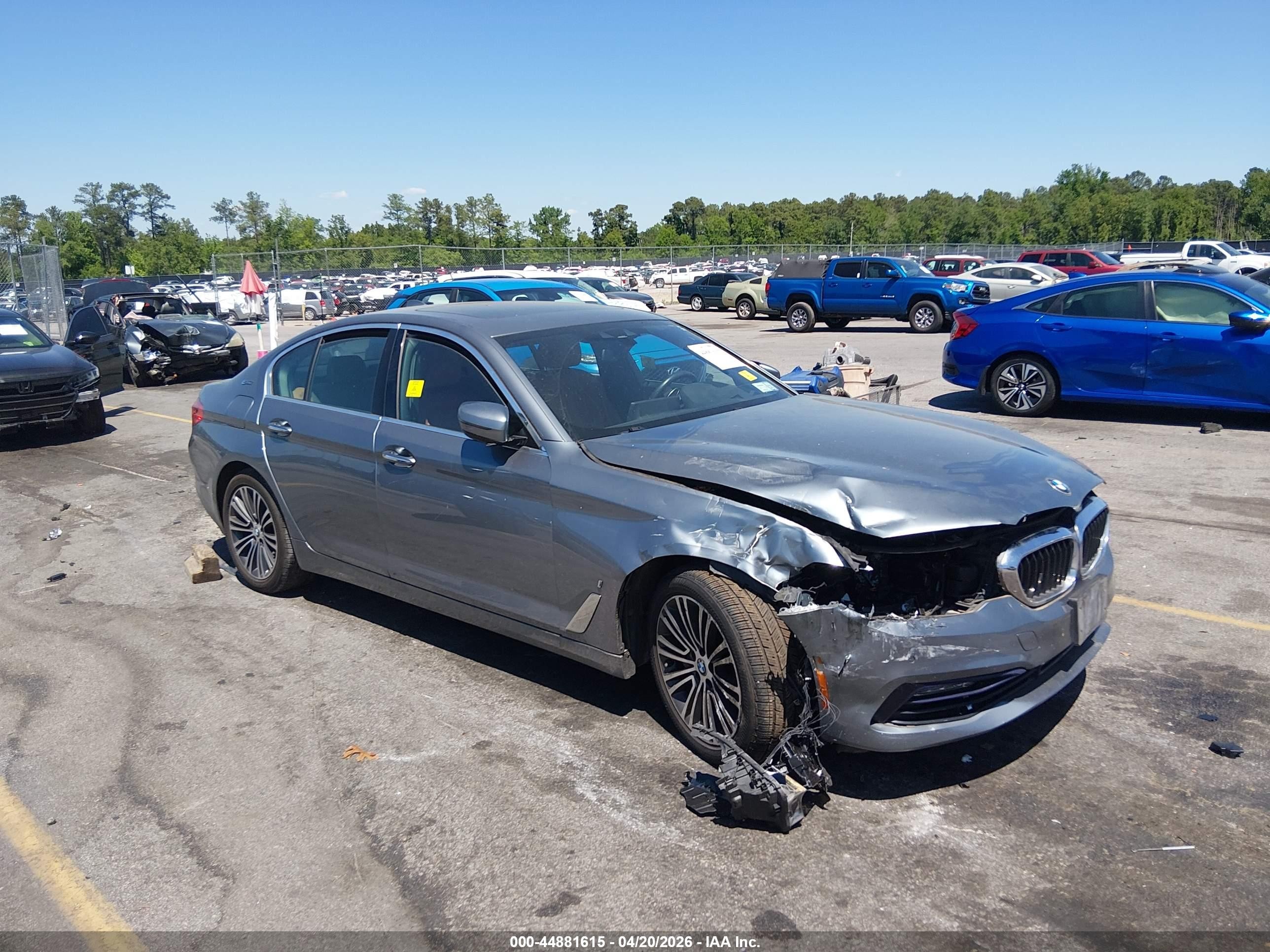2018 BMW 5 Series VIN WBAJB1C56JB374790 — IAAI salvage auction photo