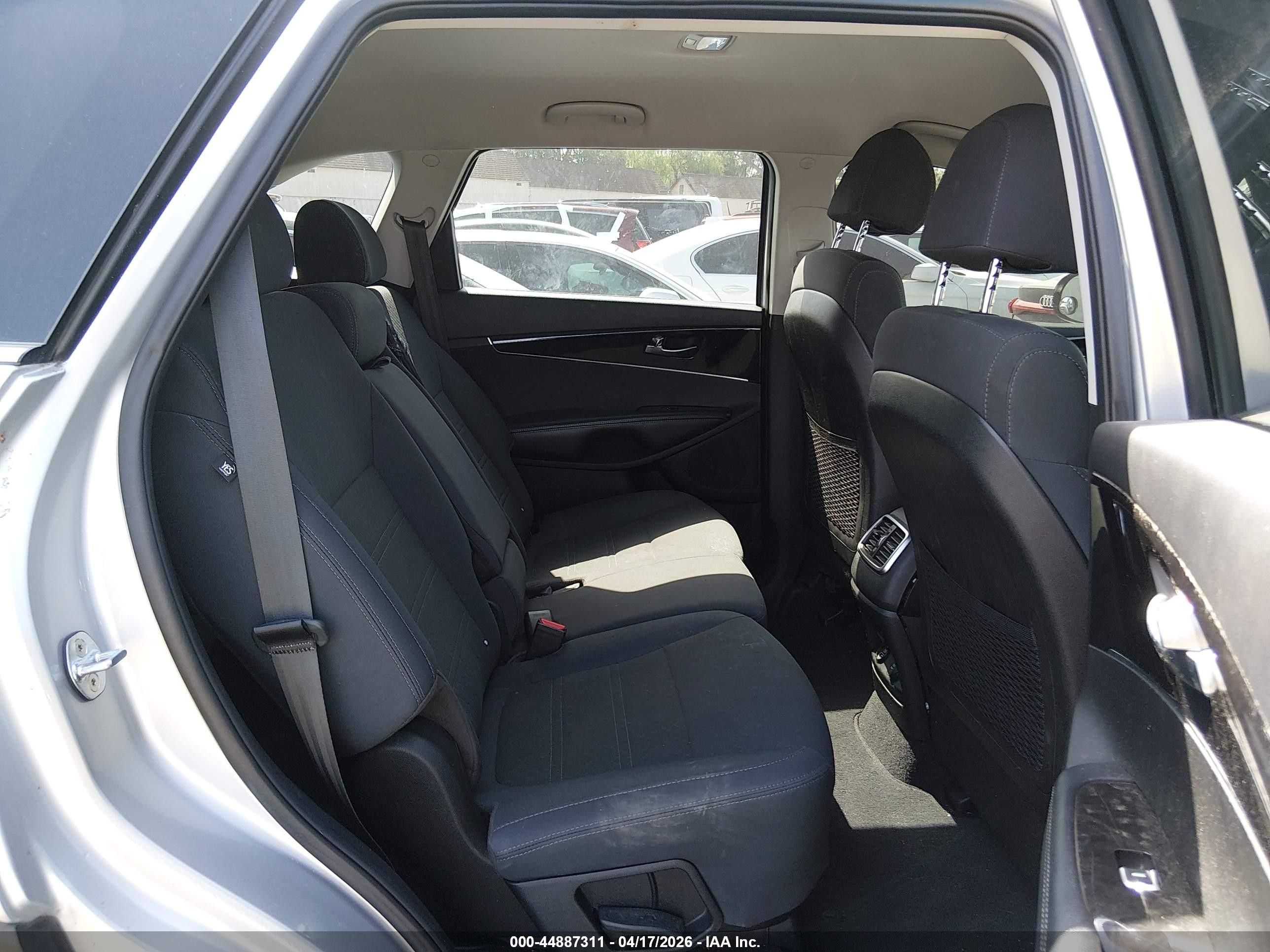 2018 Kia Sorento VIN 5XYPGDA55JG338954 IAAI salvage auction — Theft, Salvage Title - Dealer (California), sold $3,050 on 2026-07-10 (photo 8)