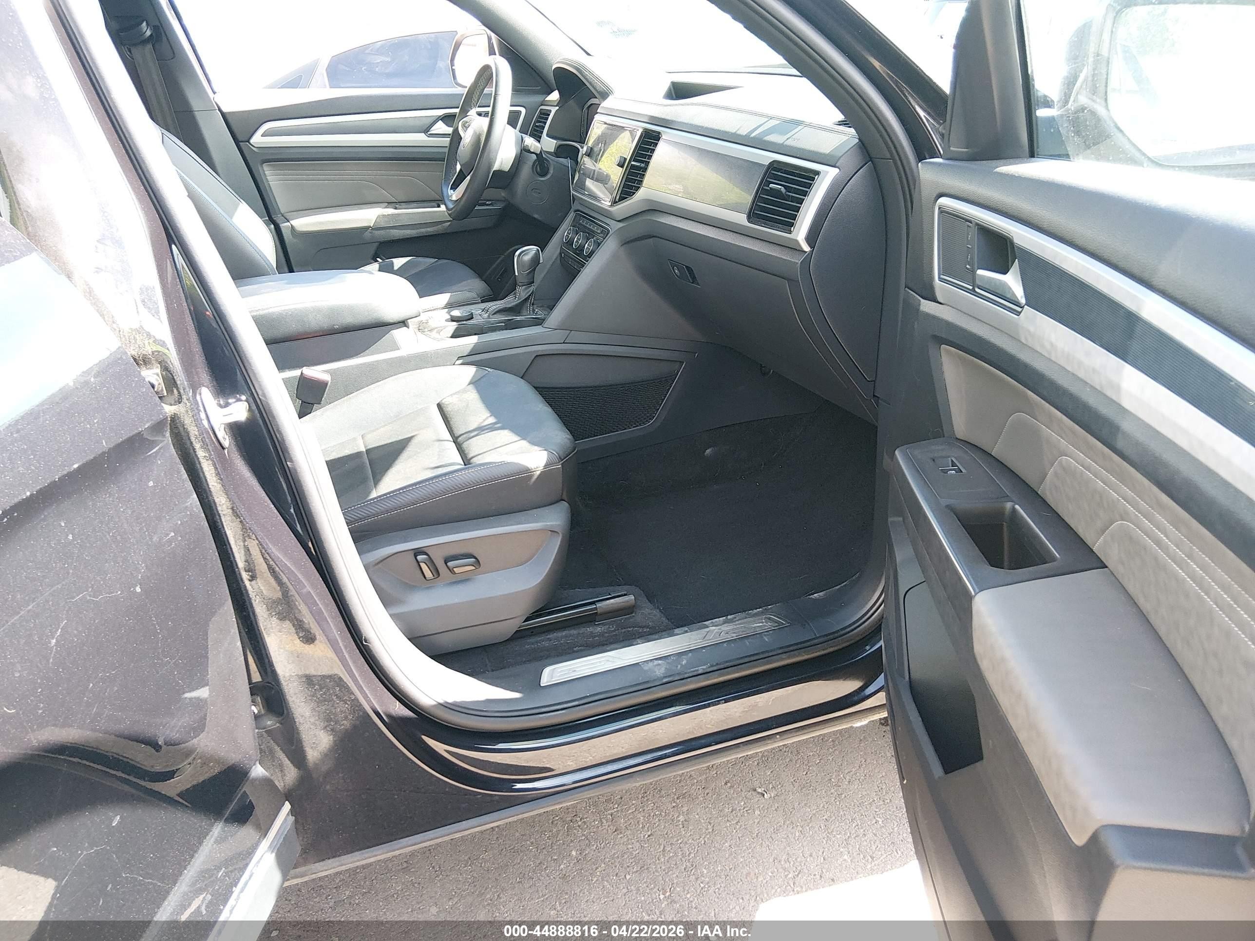 2023 Volkswagen Atlas Cross Sport VIN 1V2BC2CA2PC204886 IAAI salvage auction — Front End, Salvage (Idaho), sold $4,000 on 2026-07-09 (photo 5)
