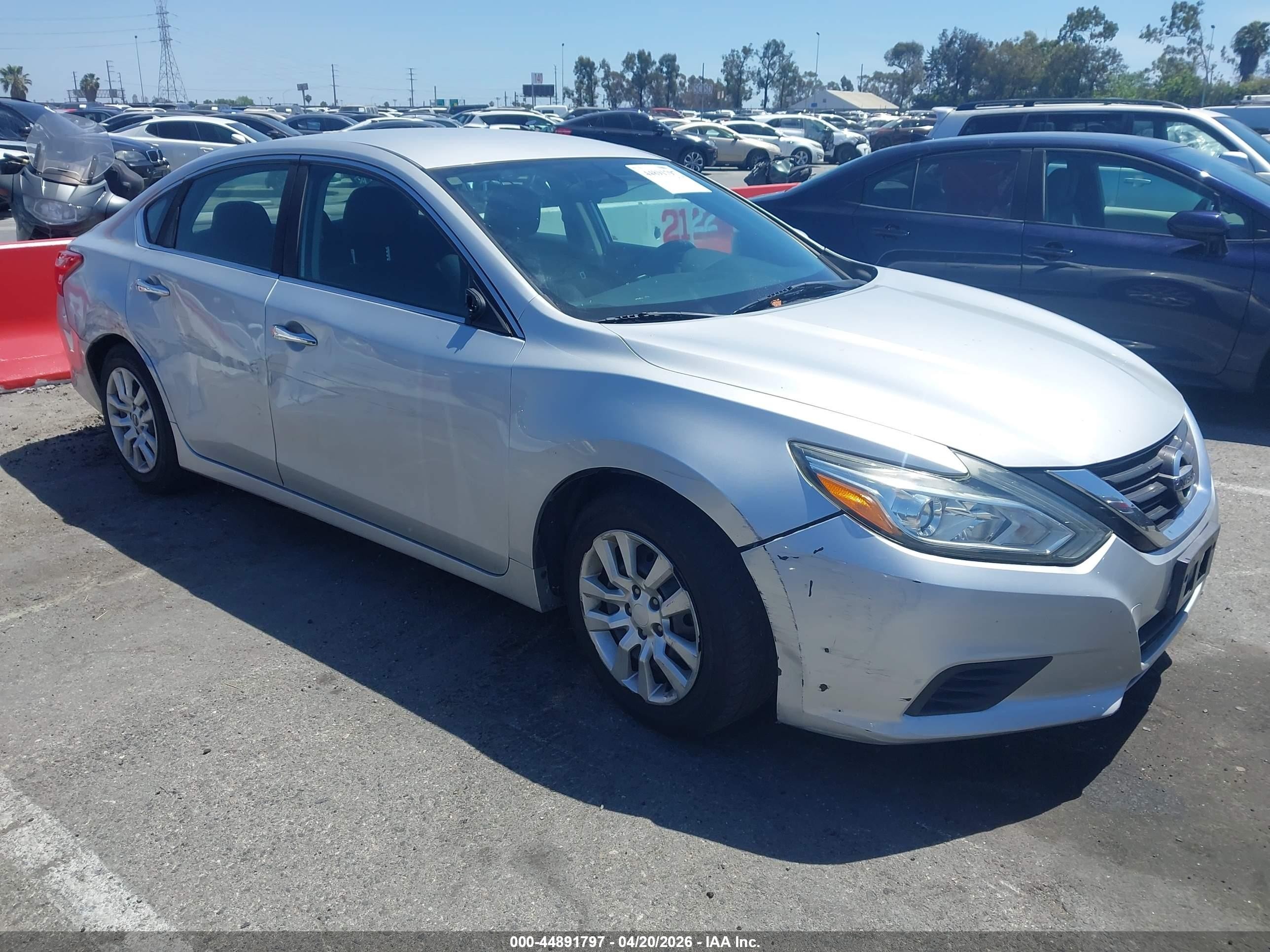 2016 Nissan Altima VIN 1N4AL3AP0GN326926 IAAI salvage auction — Side, Salvage (California), sold $1,950 on 2026-07-05 (photo 1)