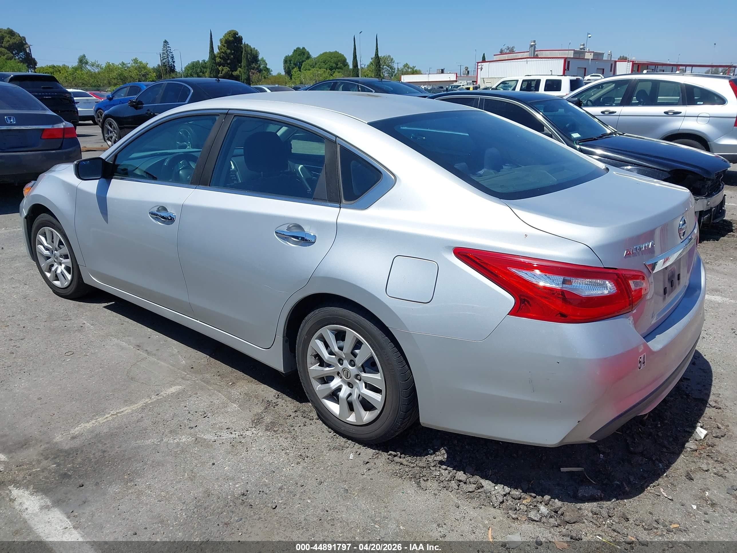 2016 Nissan Altima VIN 1N4AL3AP0GN326926 IAAI salvage auction — Side, Salvage (California), sold $1,950 on 2026-07-05 (photo 3)