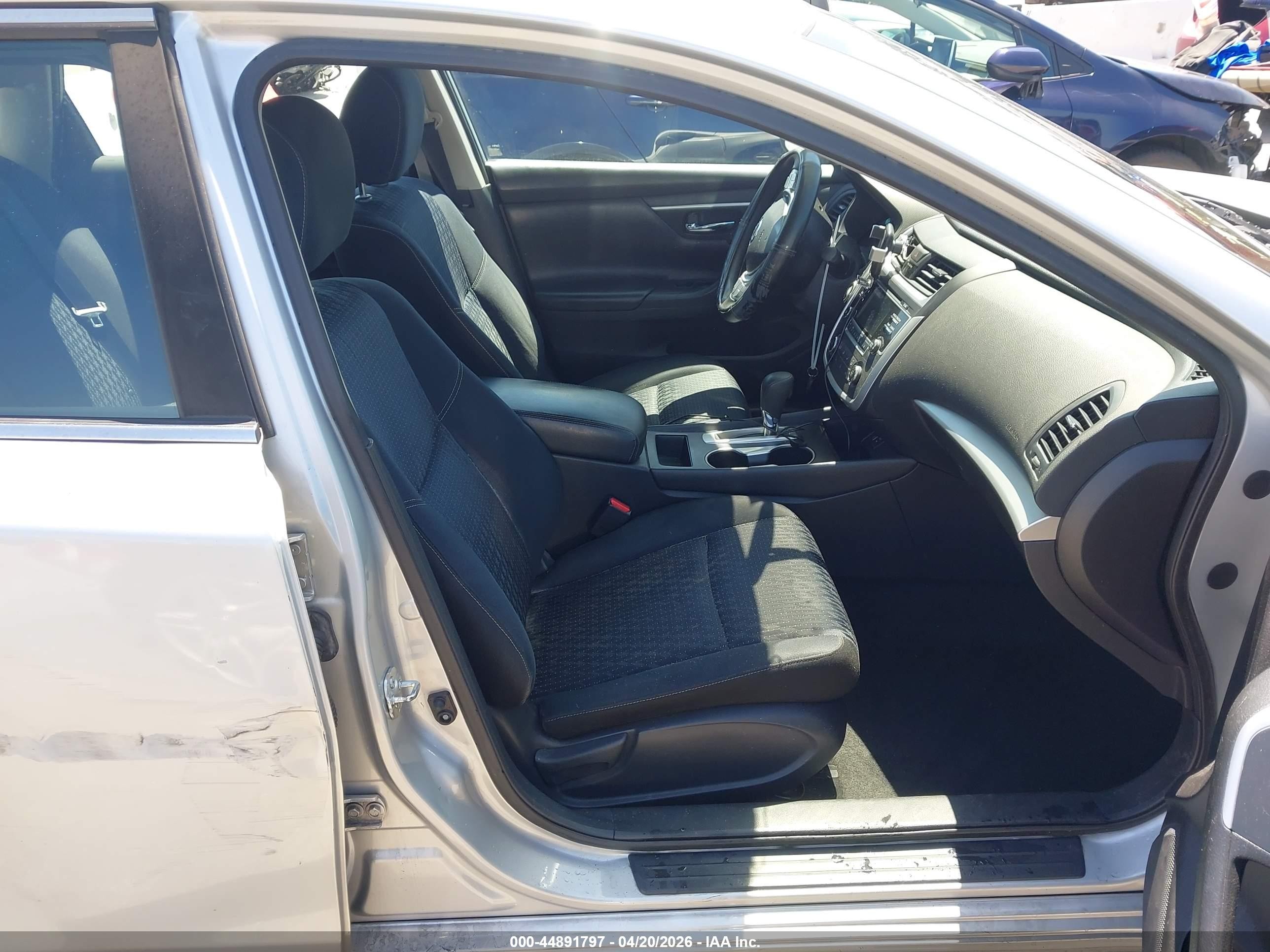 2016 Nissan Altima VIN 1N4AL3AP0GN326926 IAAI salvage auction — Side, Salvage (California), sold $1,950 on 2026-07-05 (photo 5)