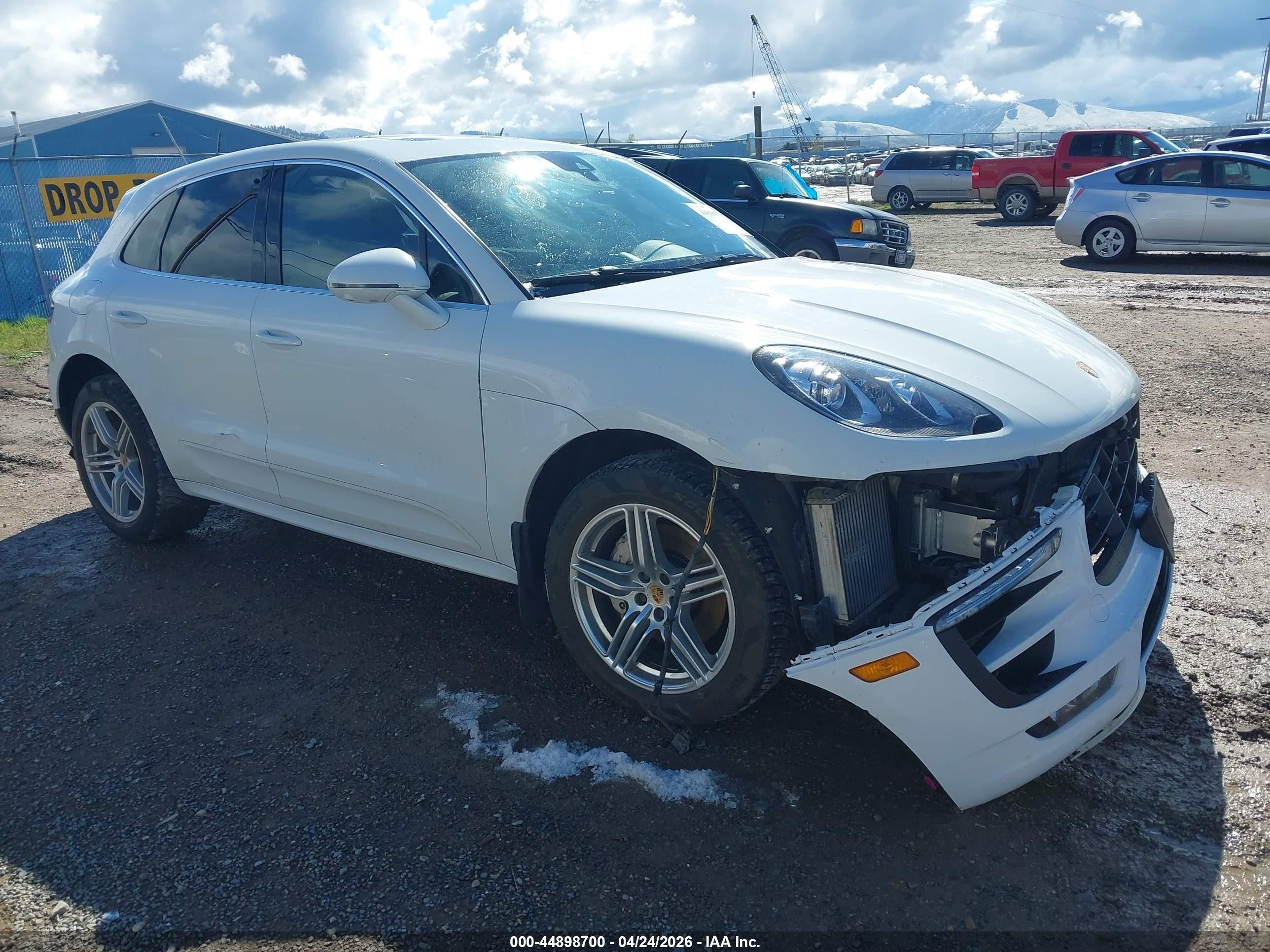 2018 Porsche Macan VIN WP1AB2A52JLB32938 — IAAI salvage auction photo