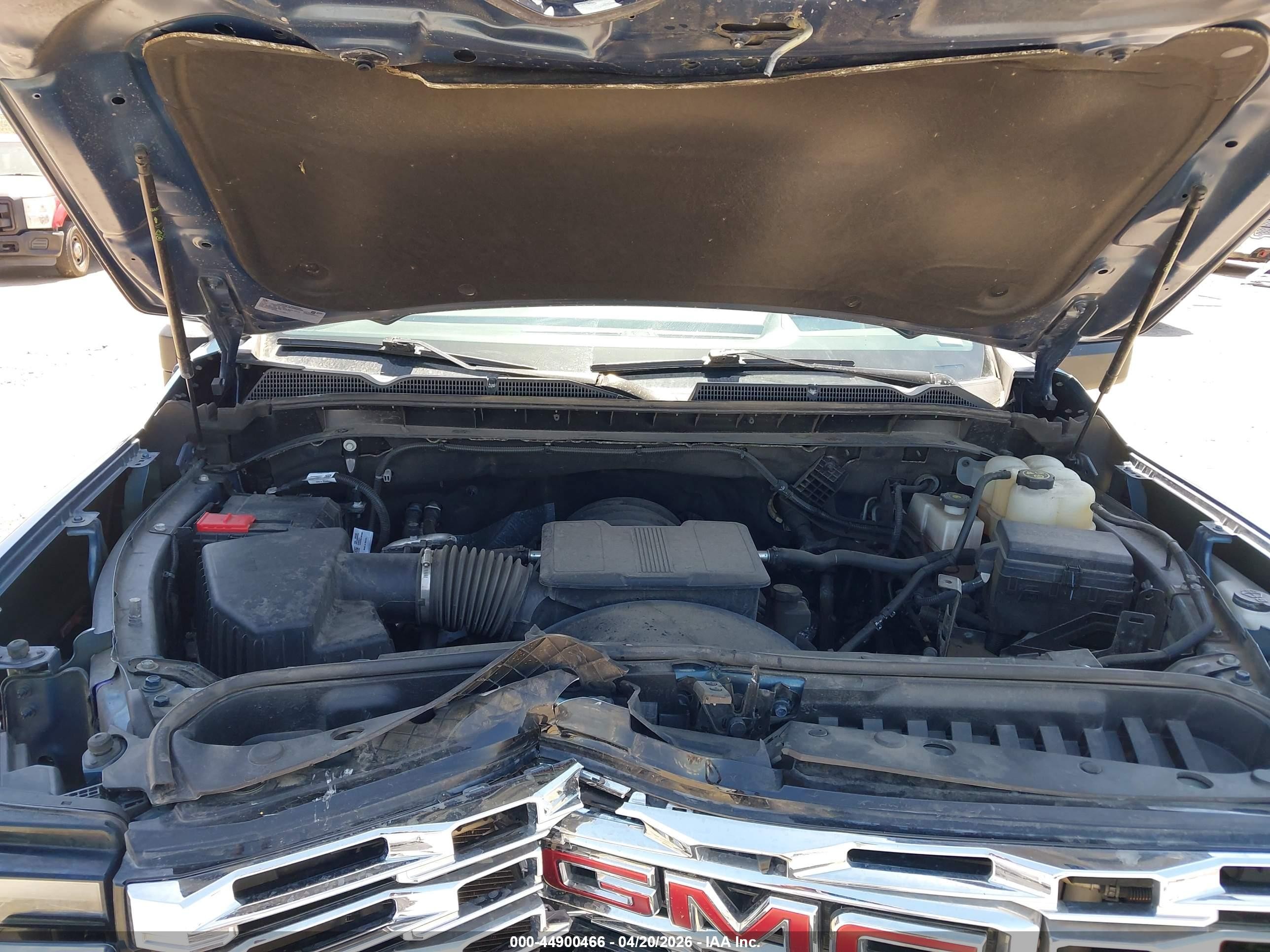 2024 GMC Sierra VIN 1GT49RE76RF243422 IAAI salvage auction — Side, Salvage (Massachusetts), sold $13,300 on 2026-07-09 (photo 9)