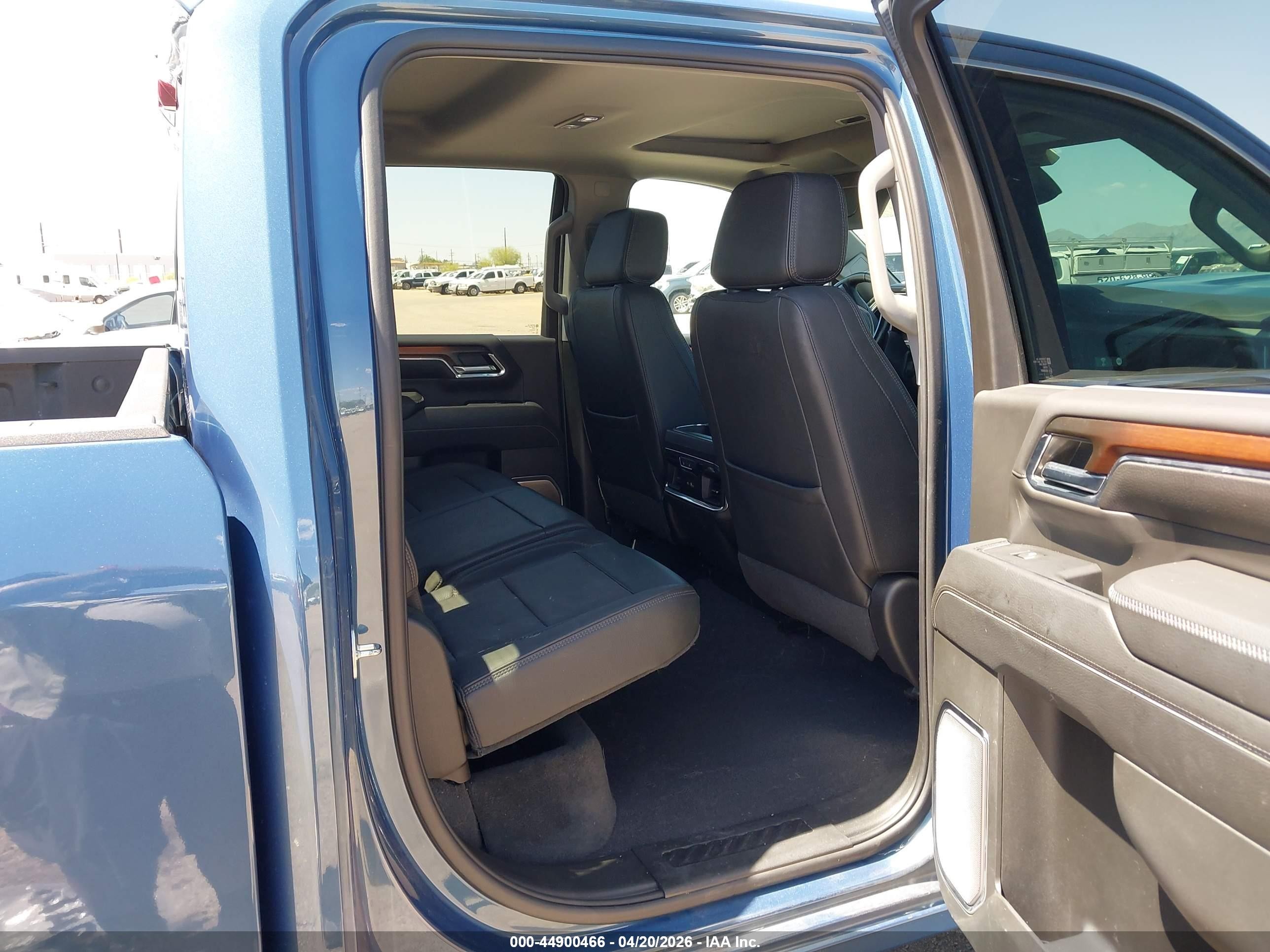 2024 GMC Sierra VIN 1GT49RE76RF243422 IAAI salvage auction — Side, Salvage (Massachusetts), sold $13,300 on 2026-07-09 (photo 7)